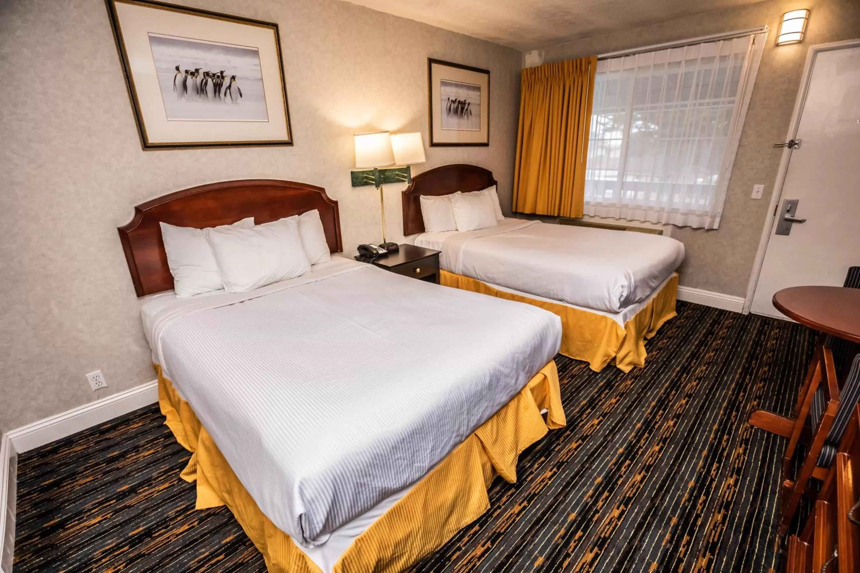 Photo of the whole room, Bed in Pelican Inn