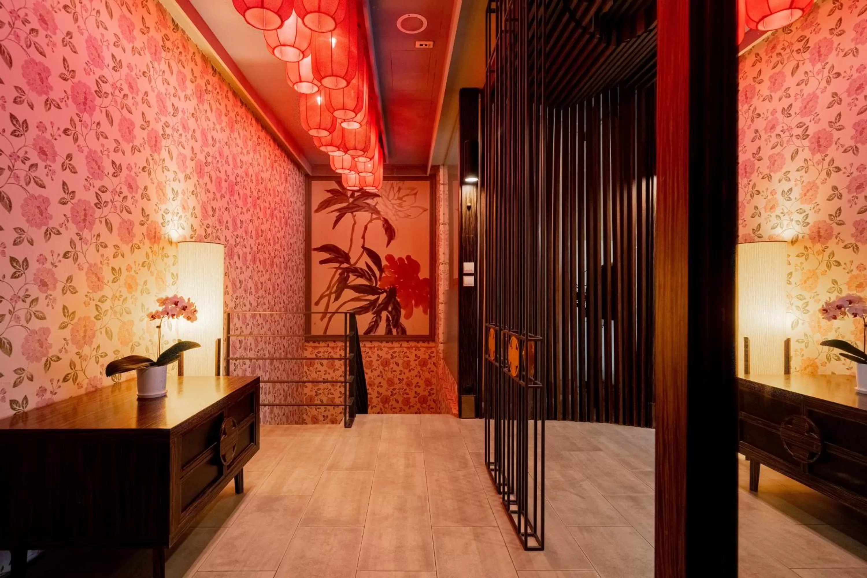 Photo of the whole room, Bed in Tian Xia Ju