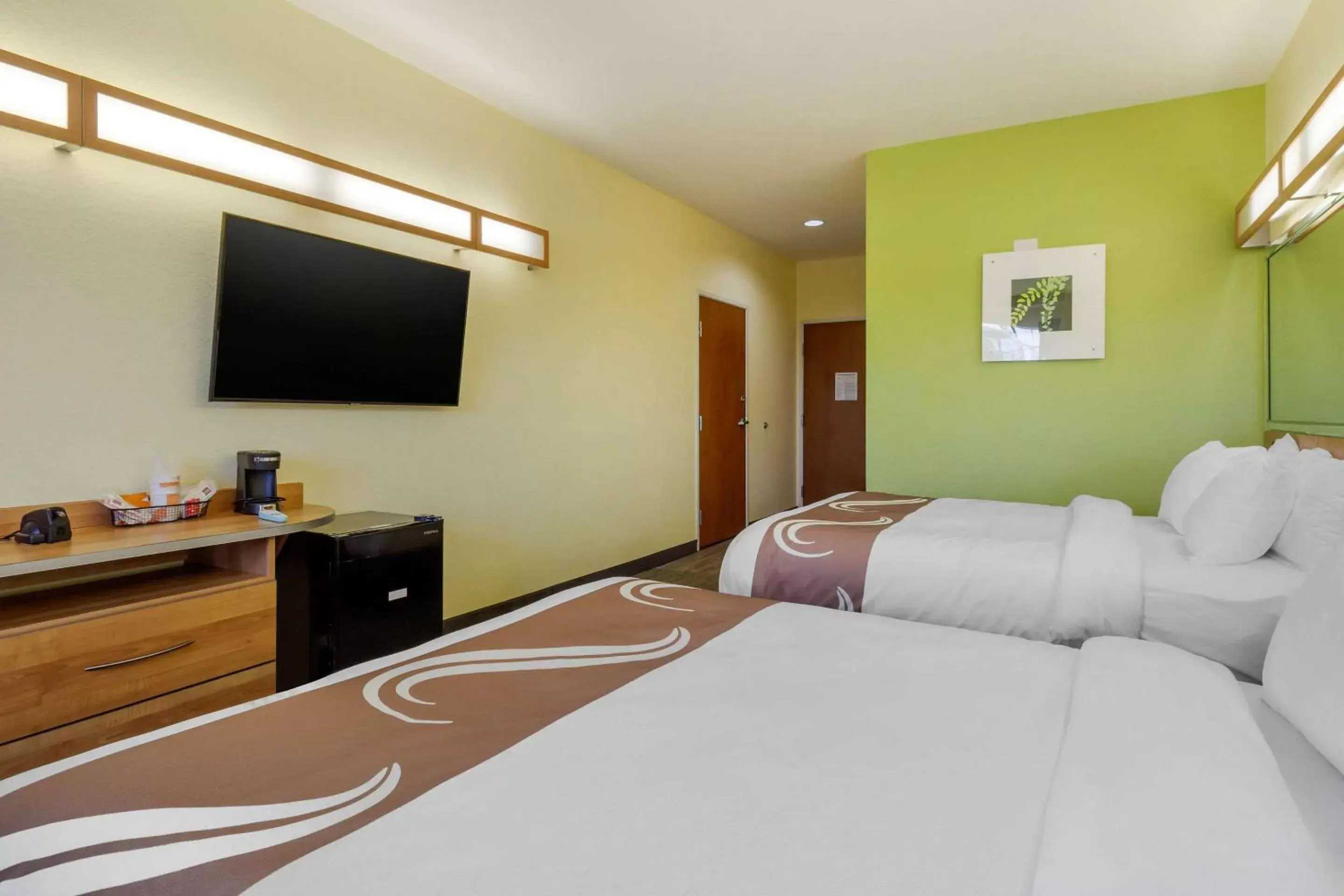 Photo of the whole room, Bed in Quality Inn & Suites Lehigh Acres Fort Myers