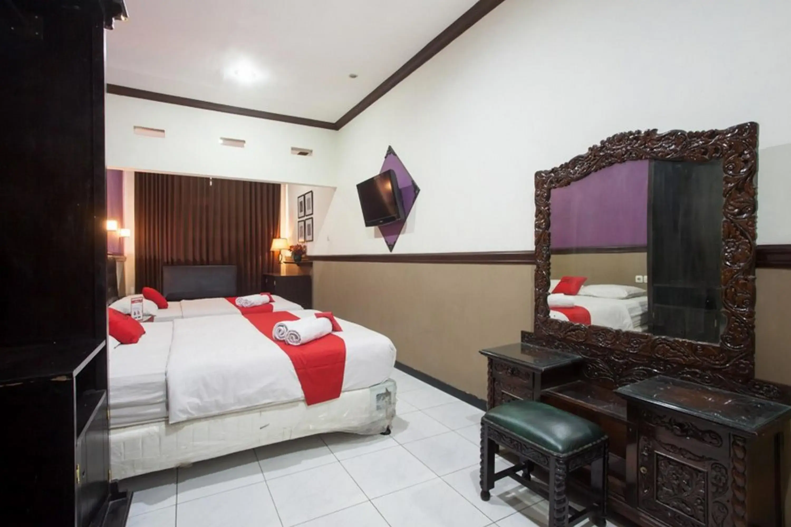 Bedroom, Bed in RedDoorz @ Urip Sumoharjo