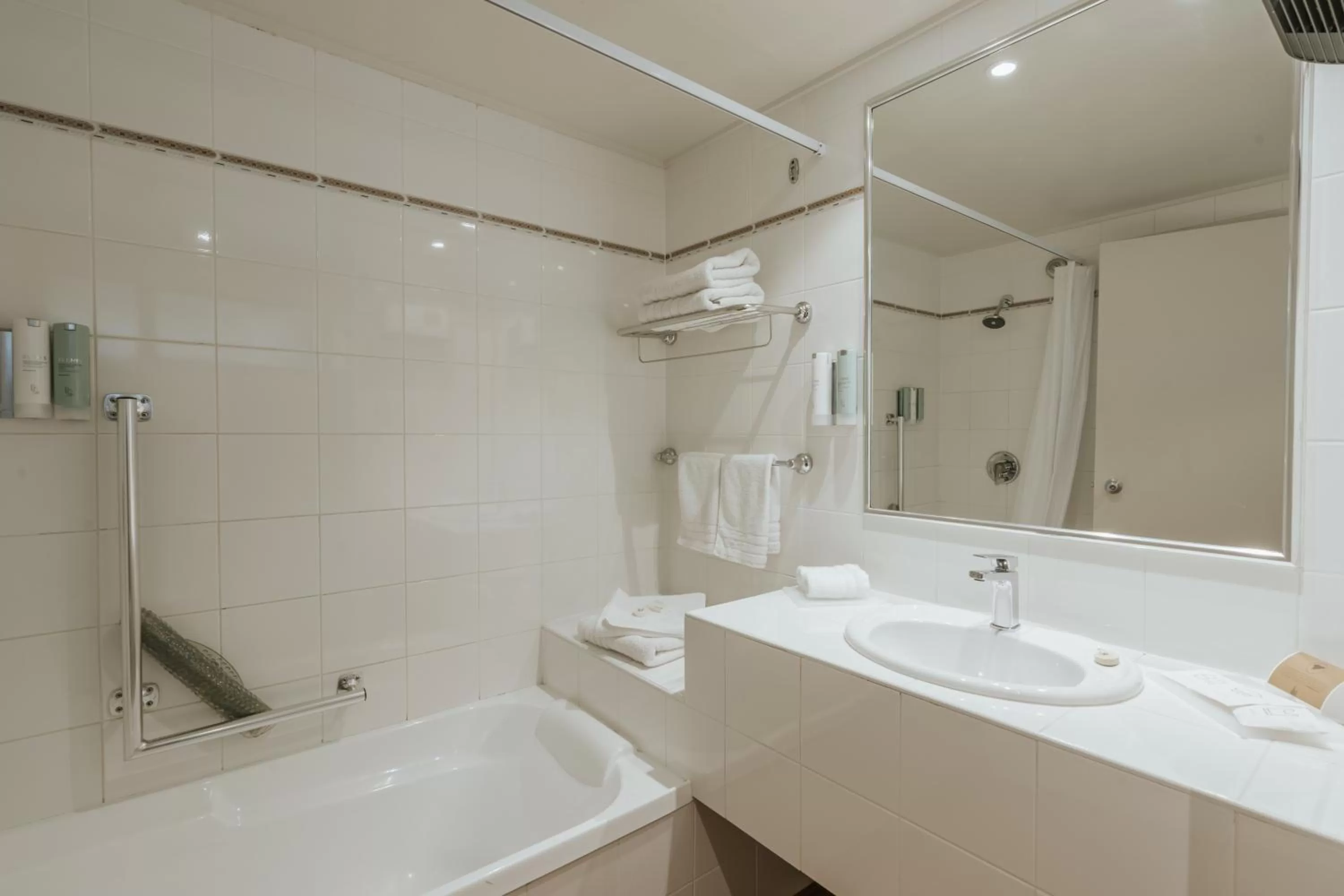 Shower in Edgewater Hotel