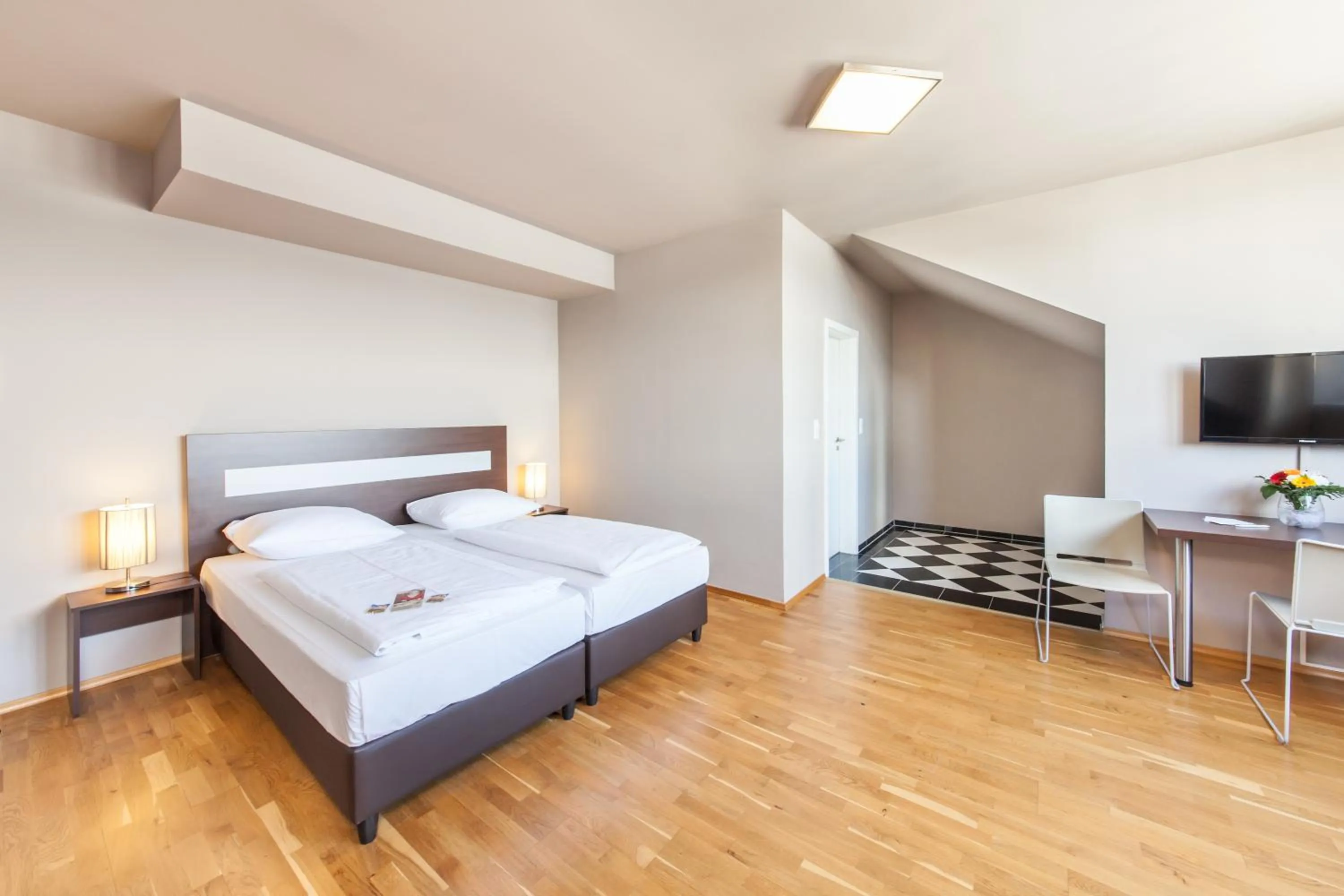 Photo of the whole room, Bed in Scope Hotel City Stay Frankfurt
