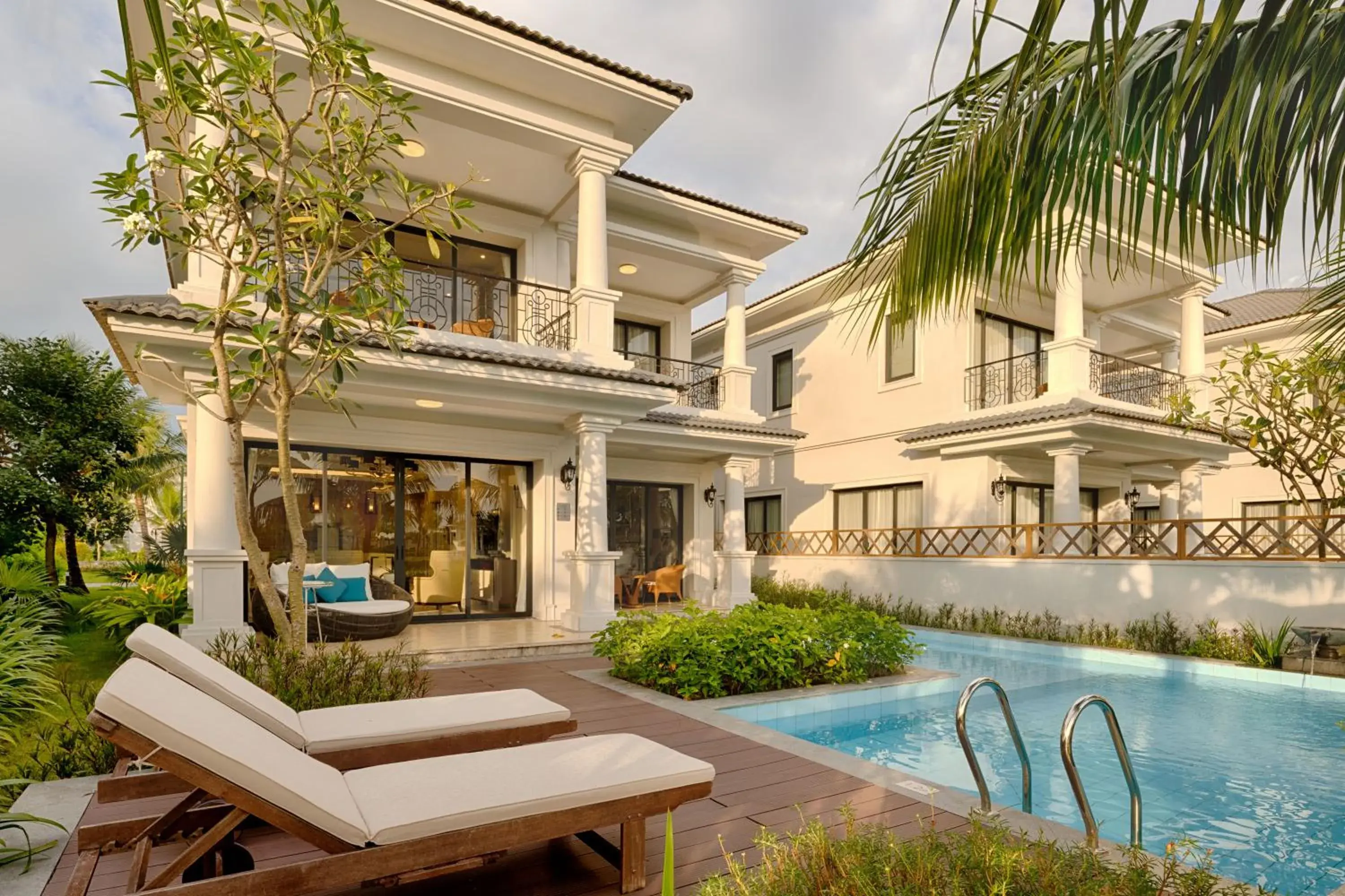 Property building, Swimming Pool in Melia Vinpearl Phu Quoc