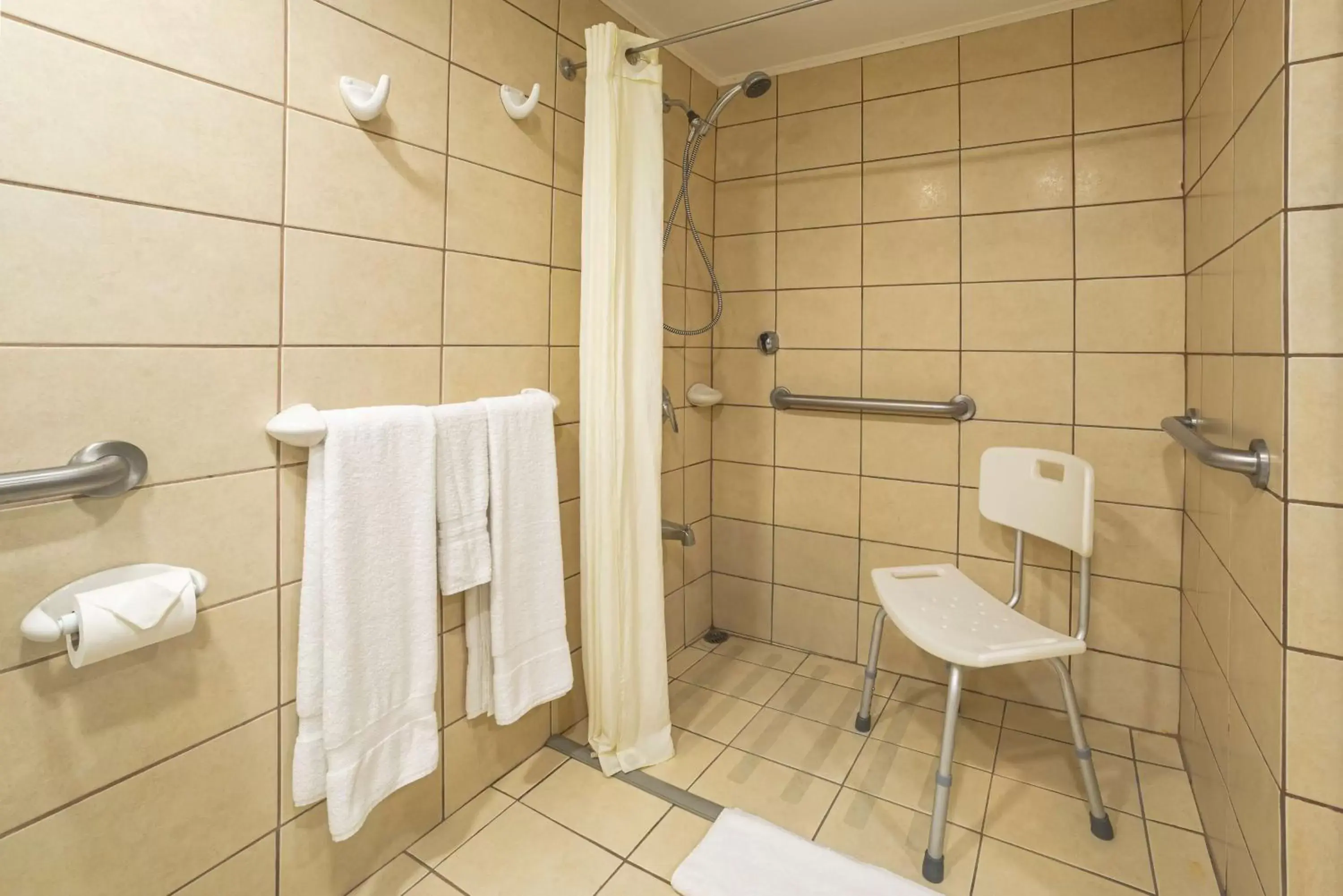 Bathroom in Best Western Jaco Beach All Inclusive Resort