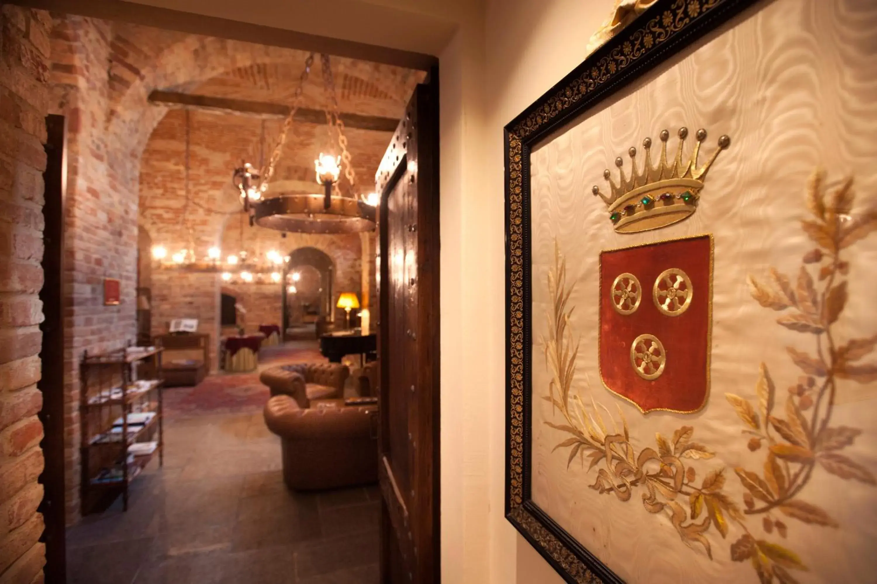 Communal lounge/ TV room, Restaurant/Places to Eat in Castello di Guarene