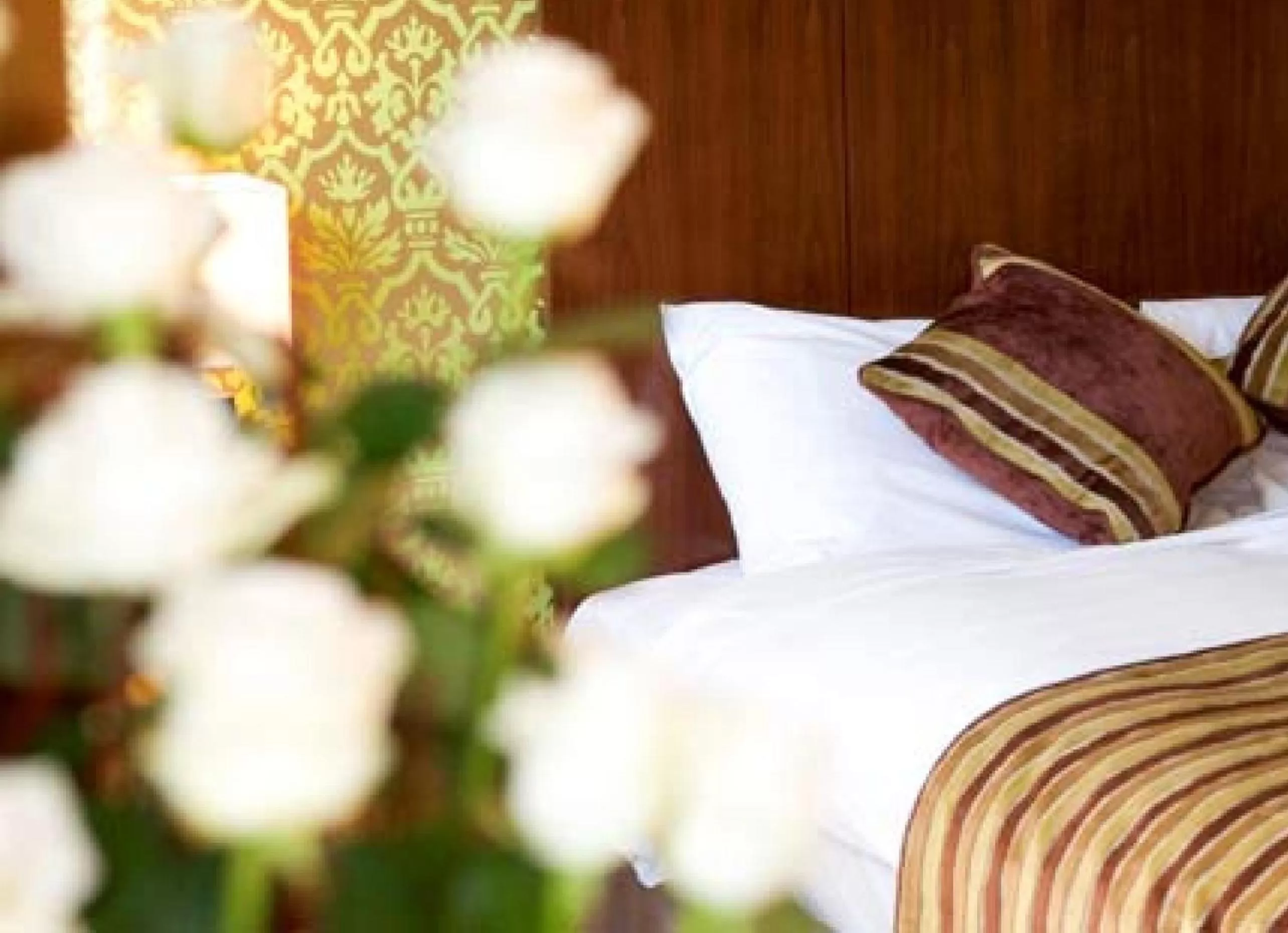 Bed in George Limerick Hotel