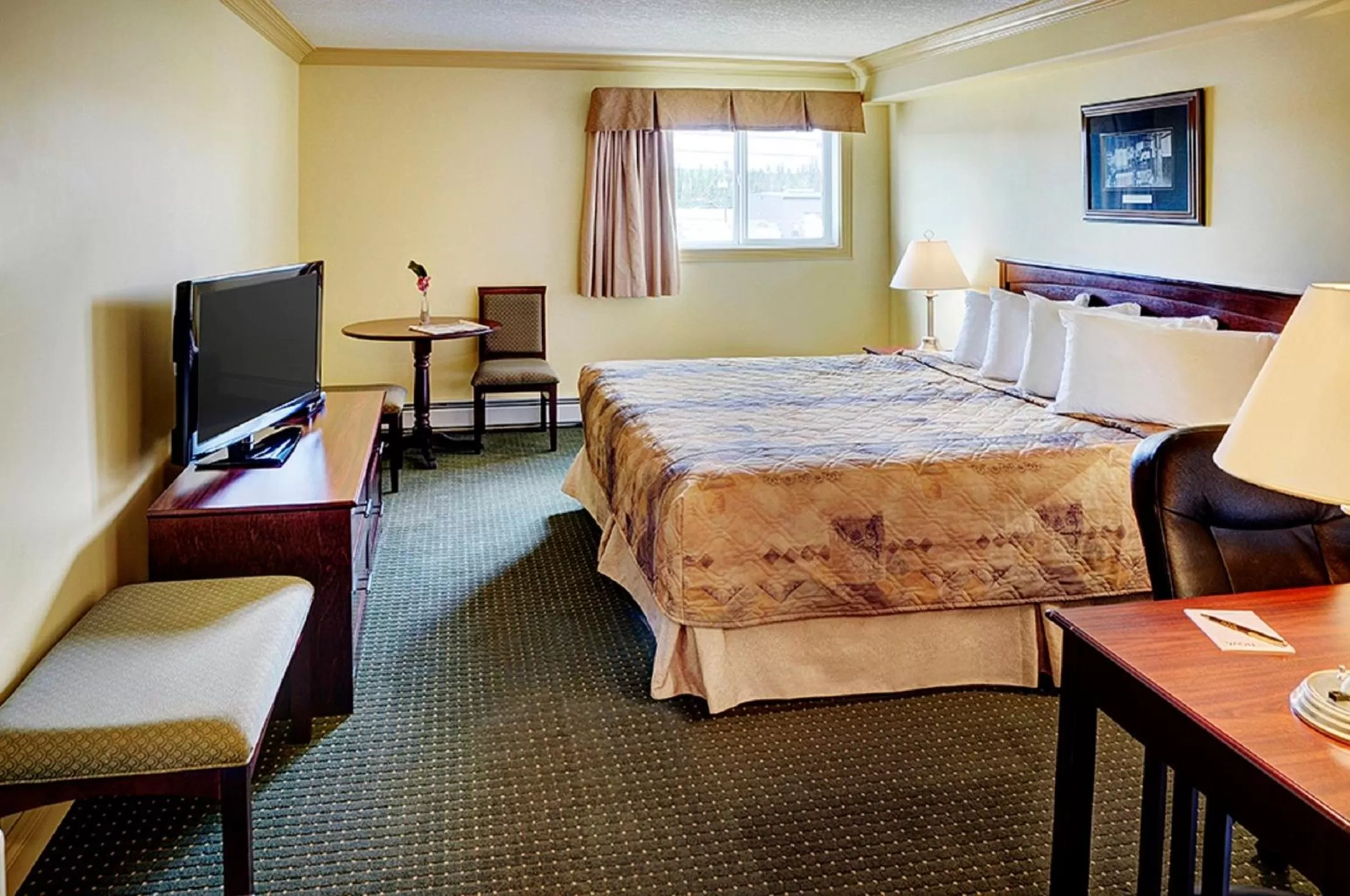 Kitchen or kitchenette, Bed in Nova Inn Edson