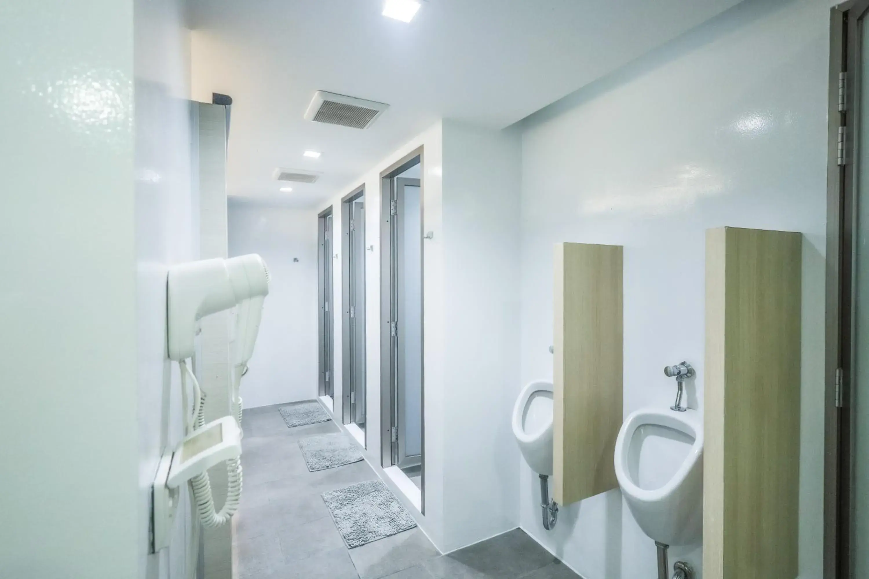 Bathroom in ALEXA Nimman Hostel (SHA Extra Plus)