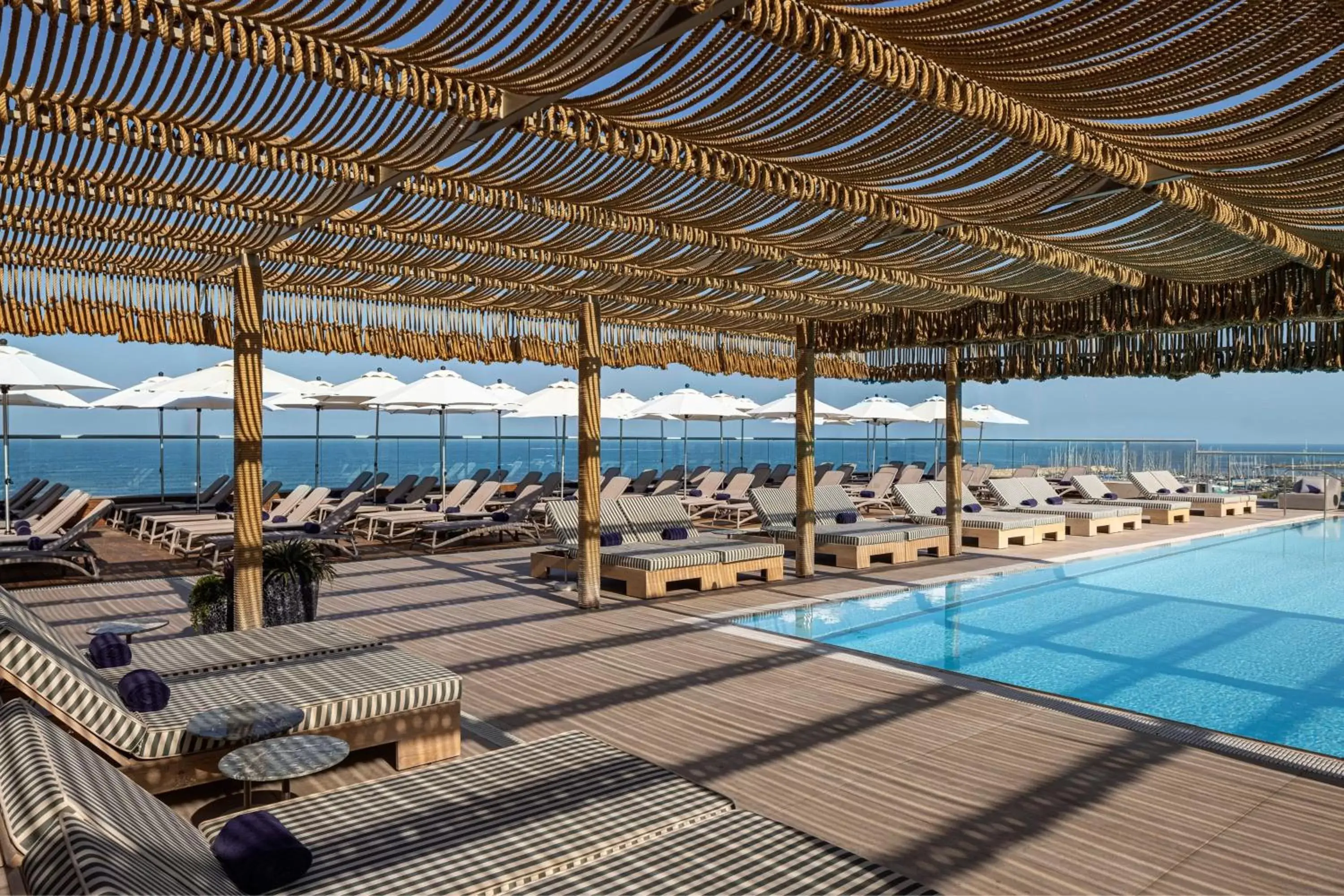 Swimming Pool in Sheraton Grand Tel Aviv