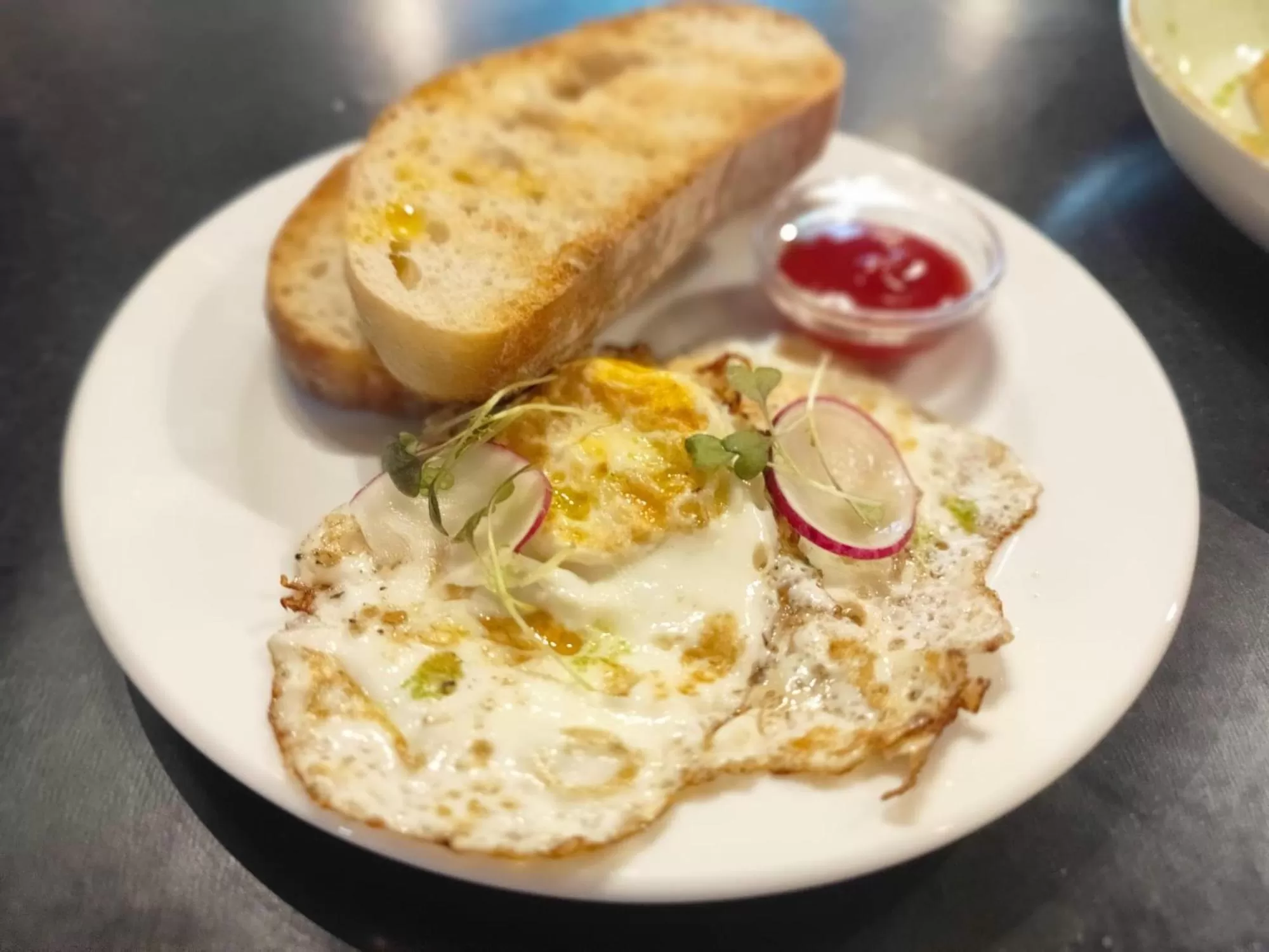 Restaurant/places to eat in Masonic Hotel