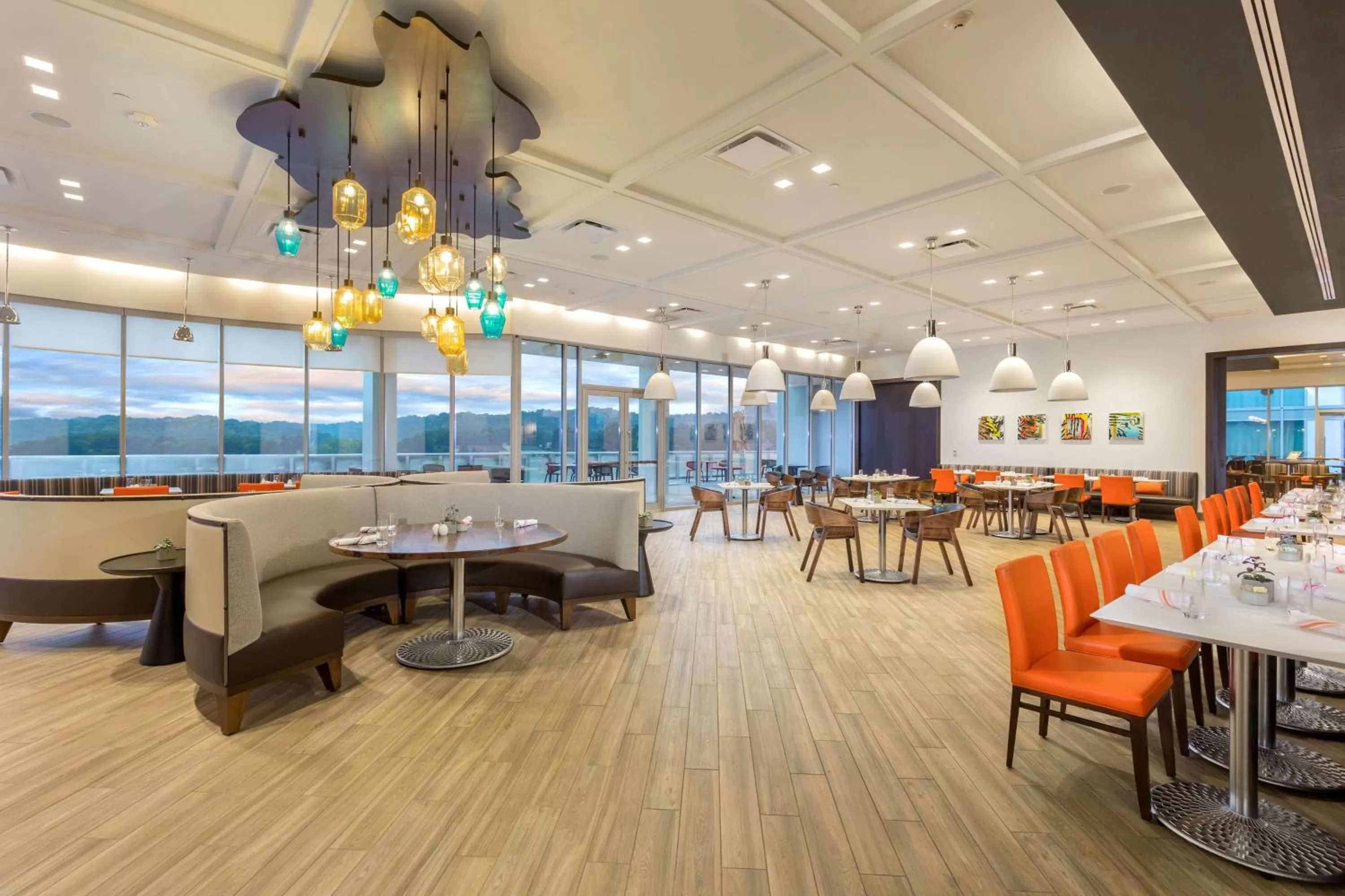 Restaurant/places to eat in The Summit Hotel