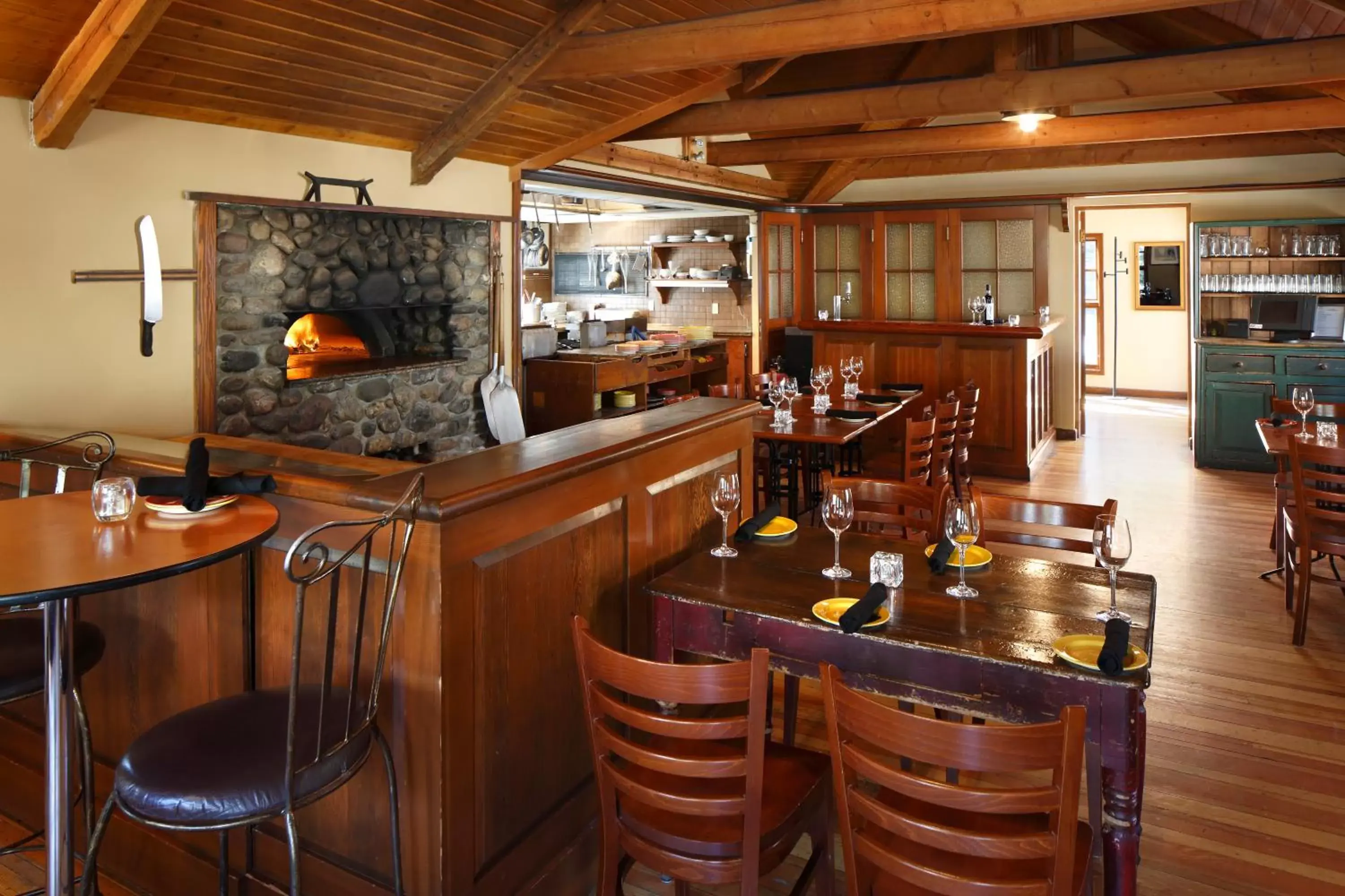 Restaurant/places to eat, Lounge/Bar in Buffalo Mountain Lodge