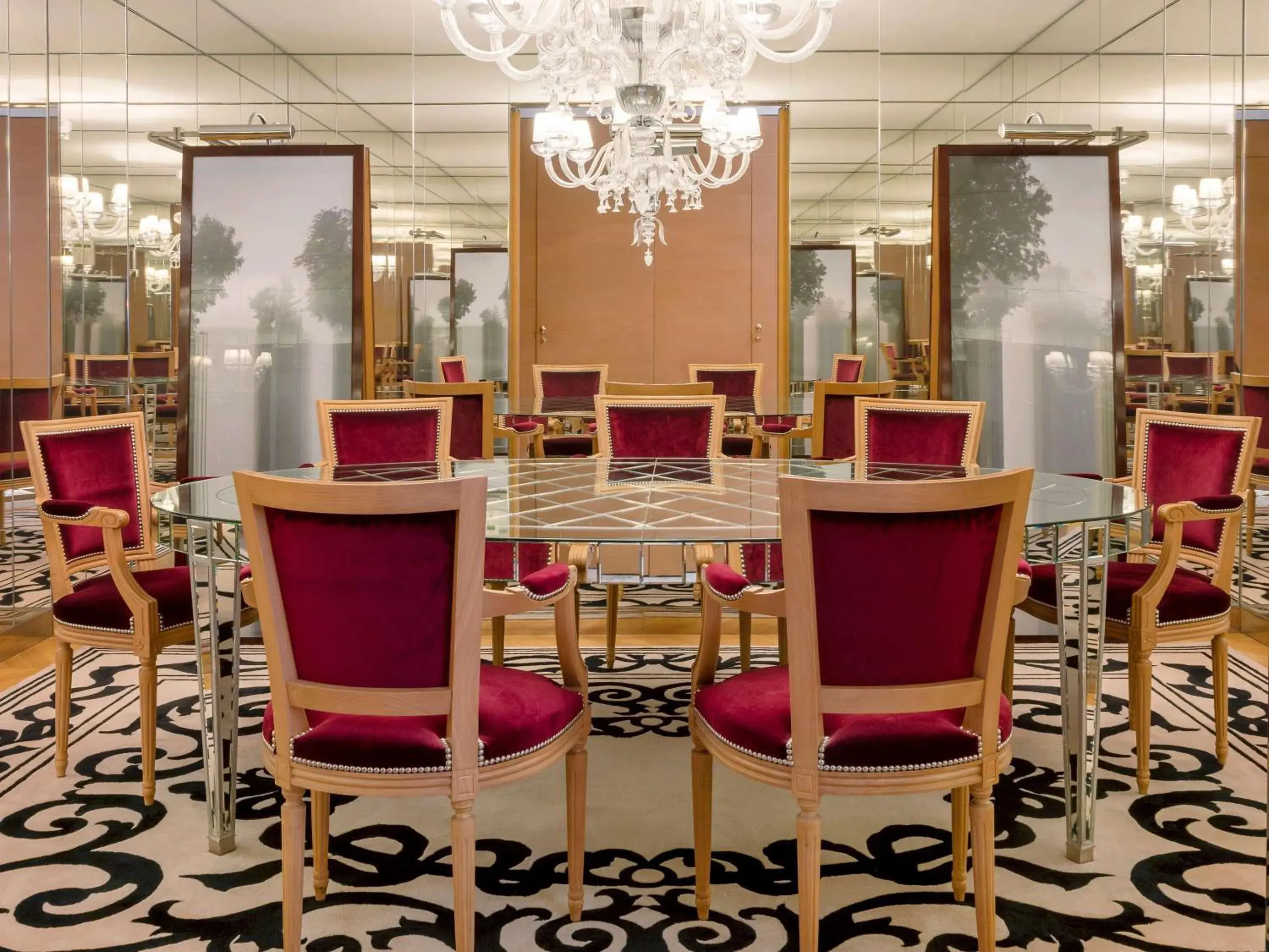 Bedroom, Restaurant/Places to Eat in Le Royal Monceau Hotel Raffles Paris
