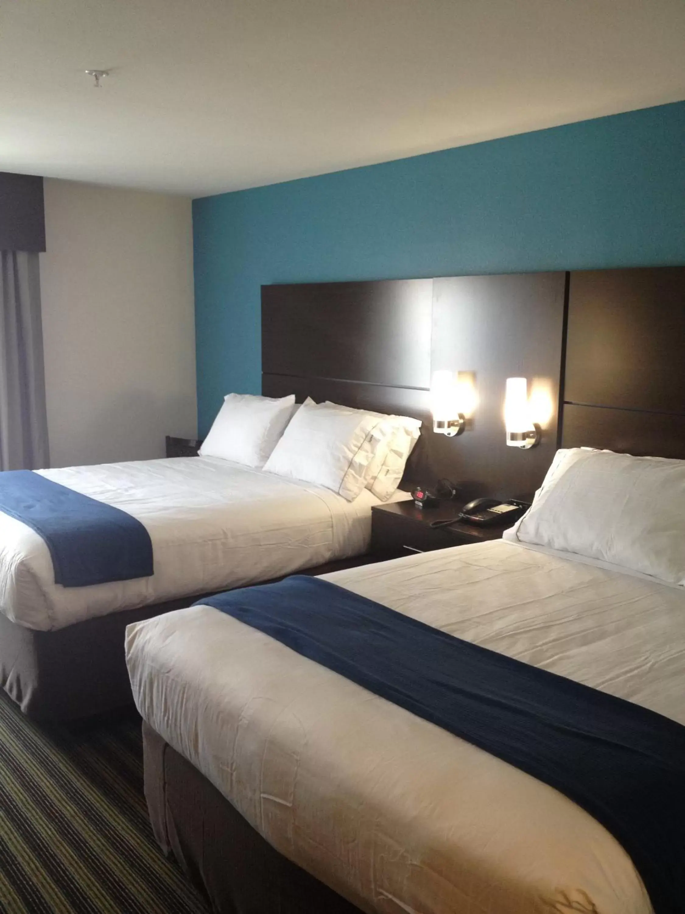 Photo of the whole room, Bed in Holiday Inn Express Montgomery East I-85, an IHG Hotel