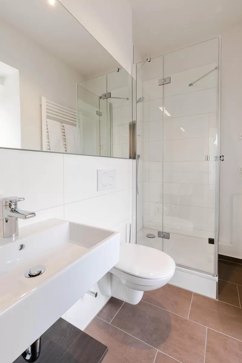 Shower in Hotel Villa Grunewald