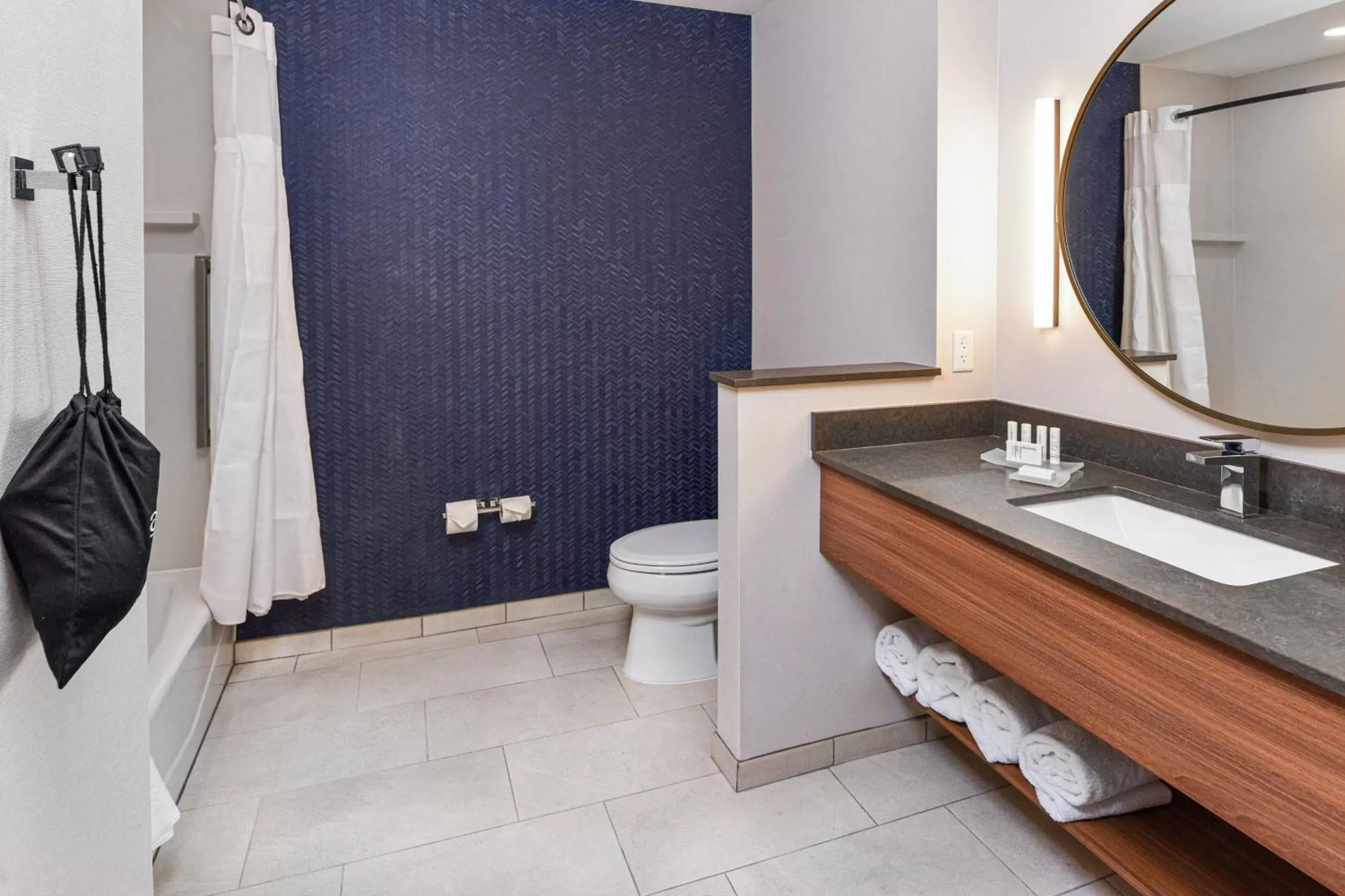 Bathroom in Fairfield Inn & Suites by Marriott Menifee