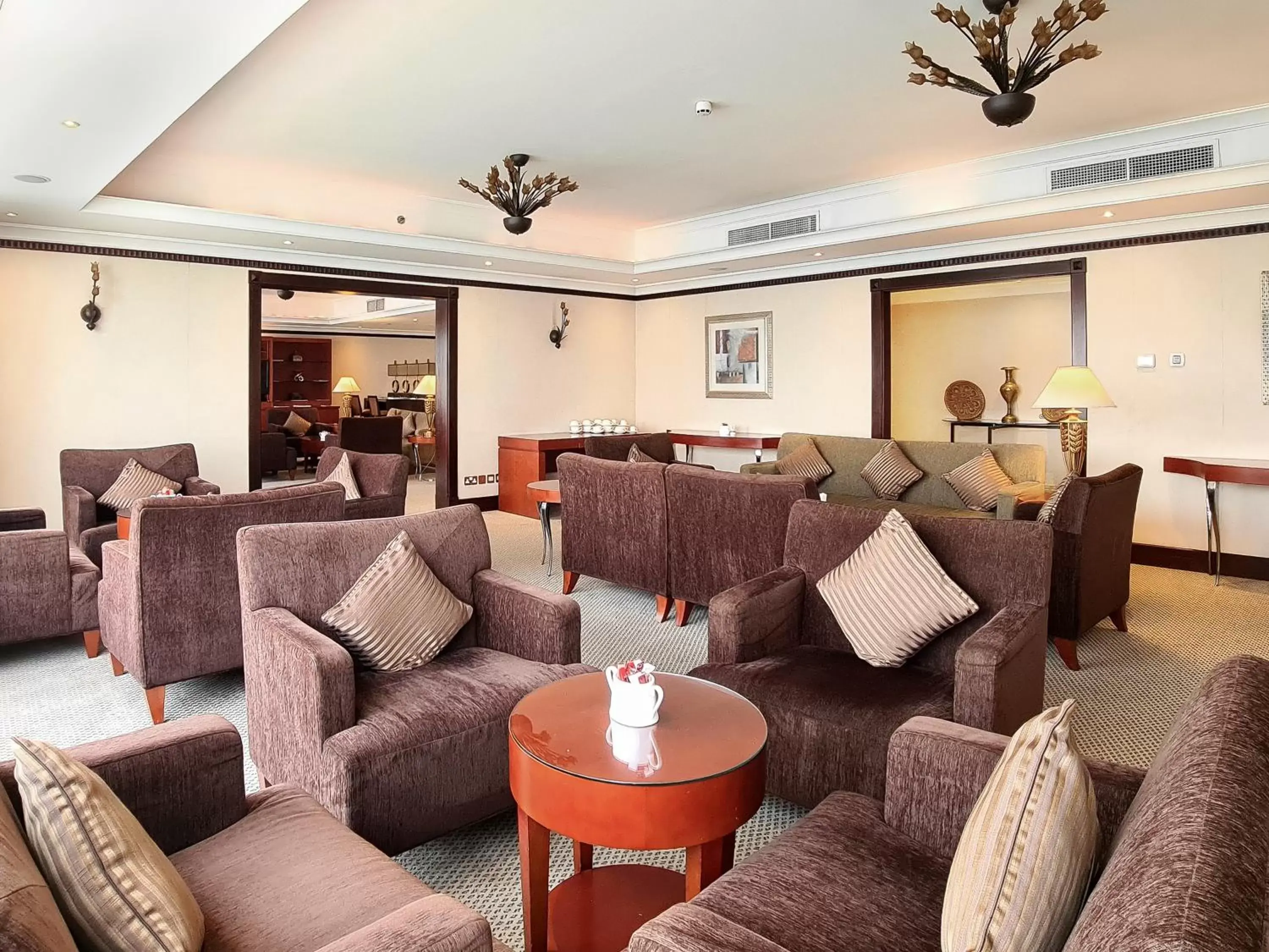 Meeting/conference room, Lounge/Bar in Corniche Hotel Sharjah