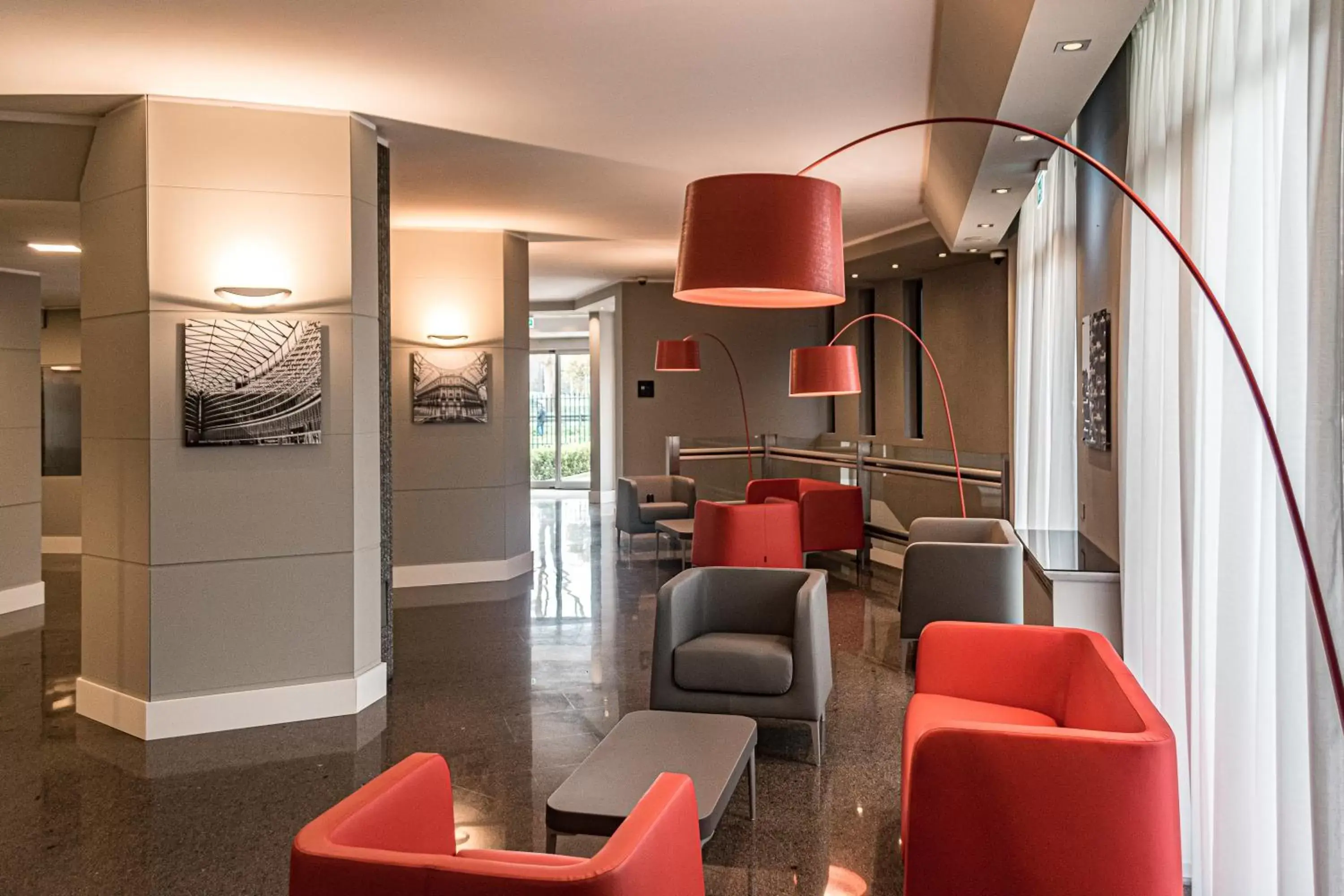 Lobby or reception in BB Hotels Smarthotel Re Milano Nord
