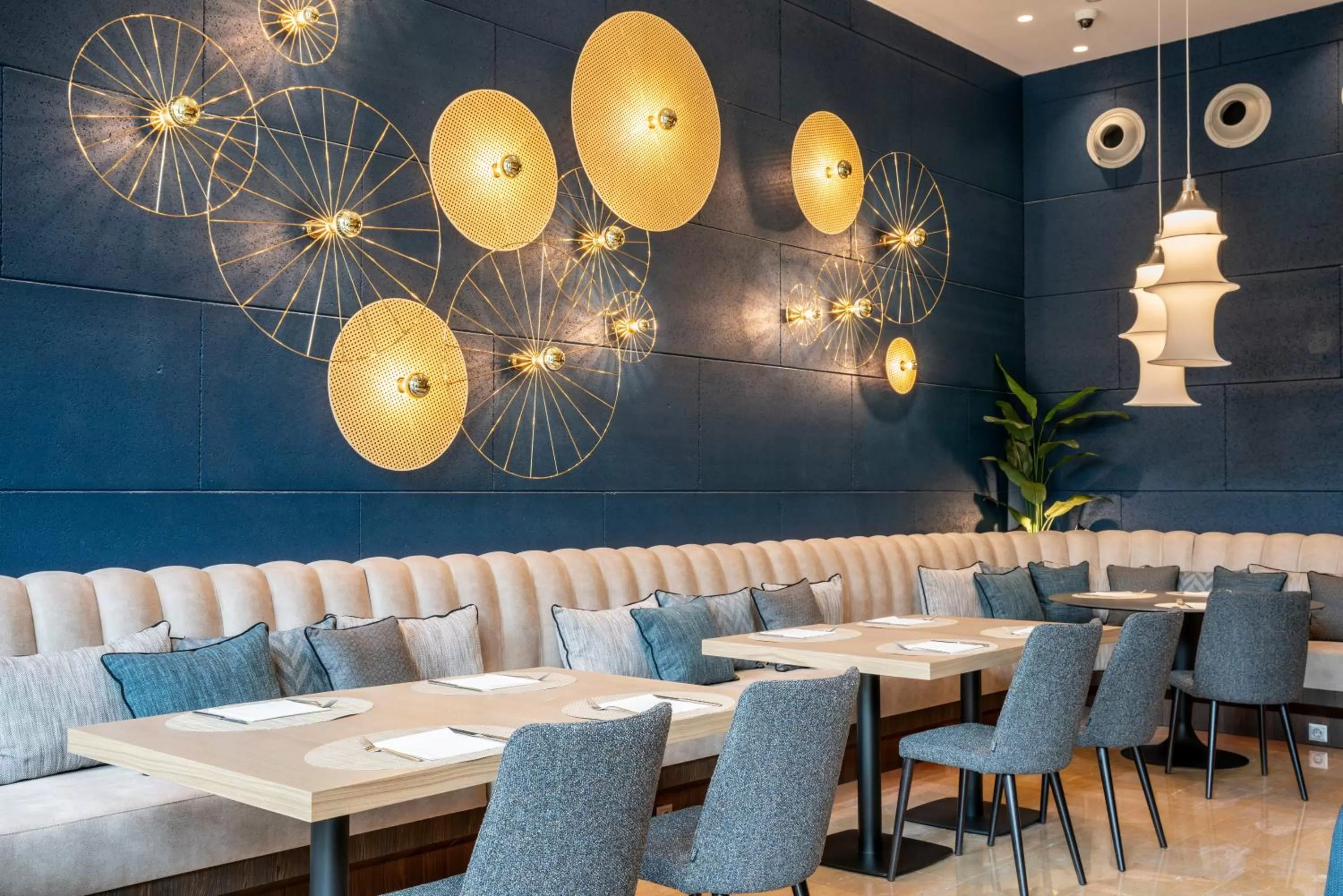 Restaurant/places to eat in Ilunion Valencia 4