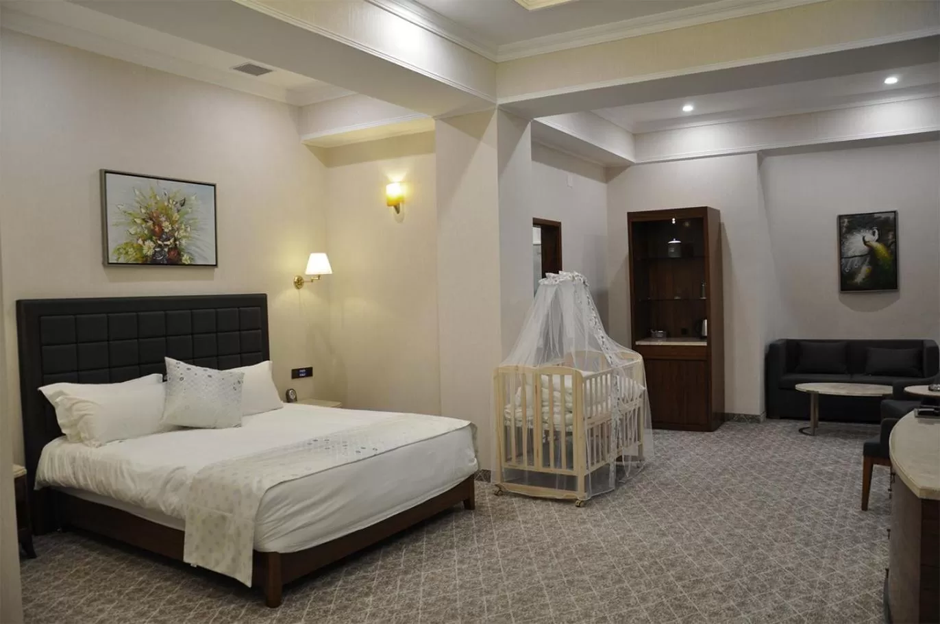 Bed in Parliament Palace Hotel