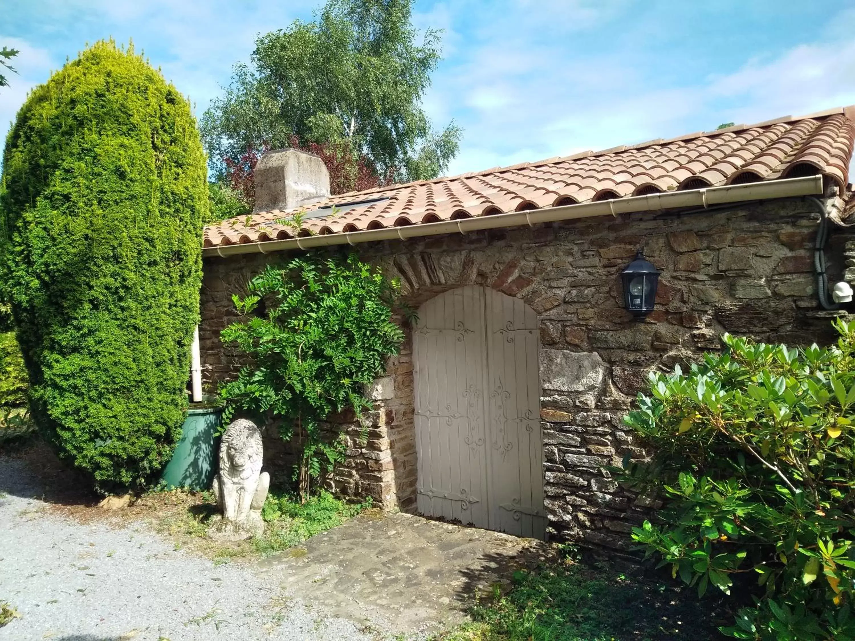 Facade/entrance, Property Building in La Charaudière