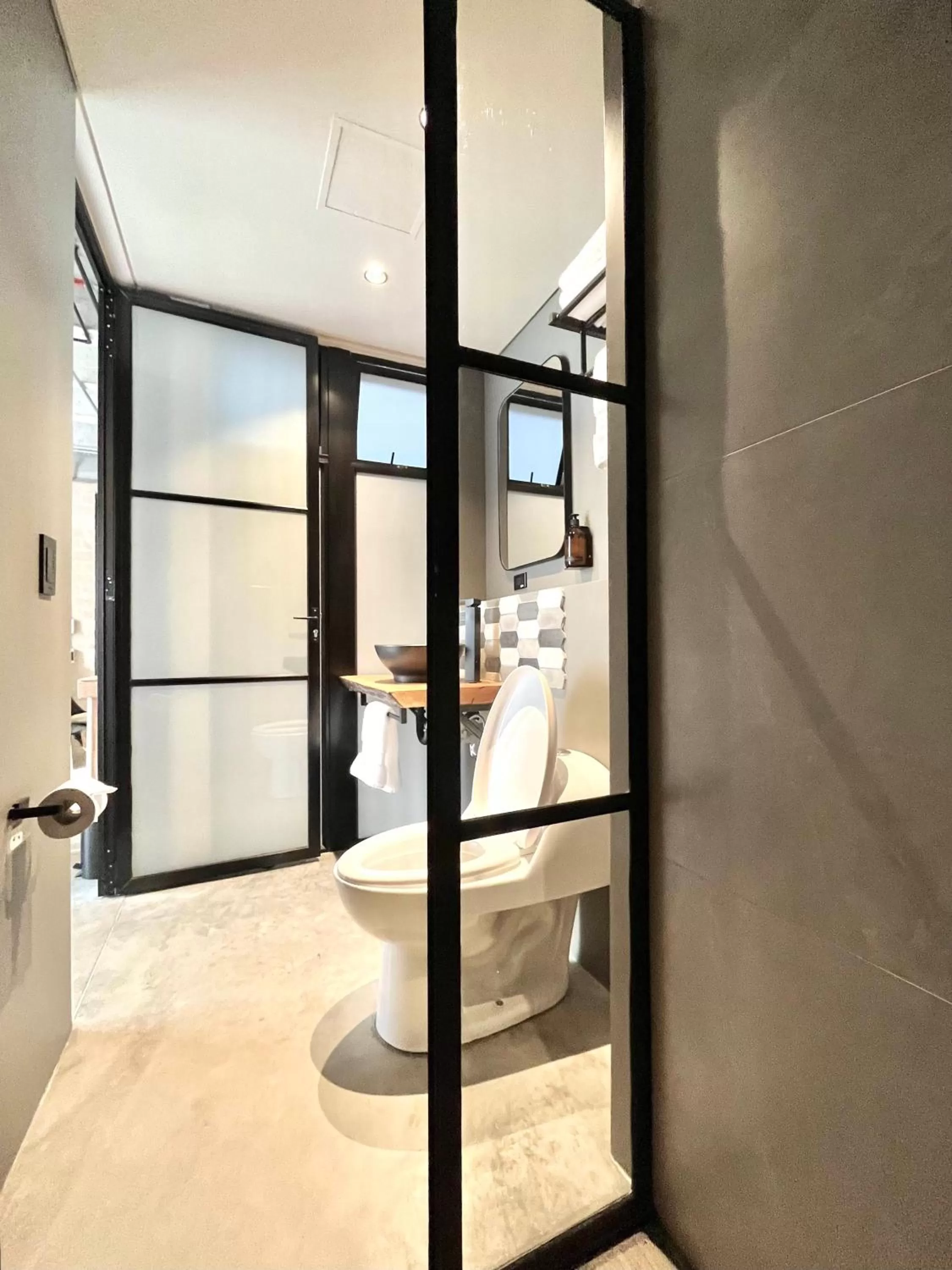 Shower in Beminimal Hotel