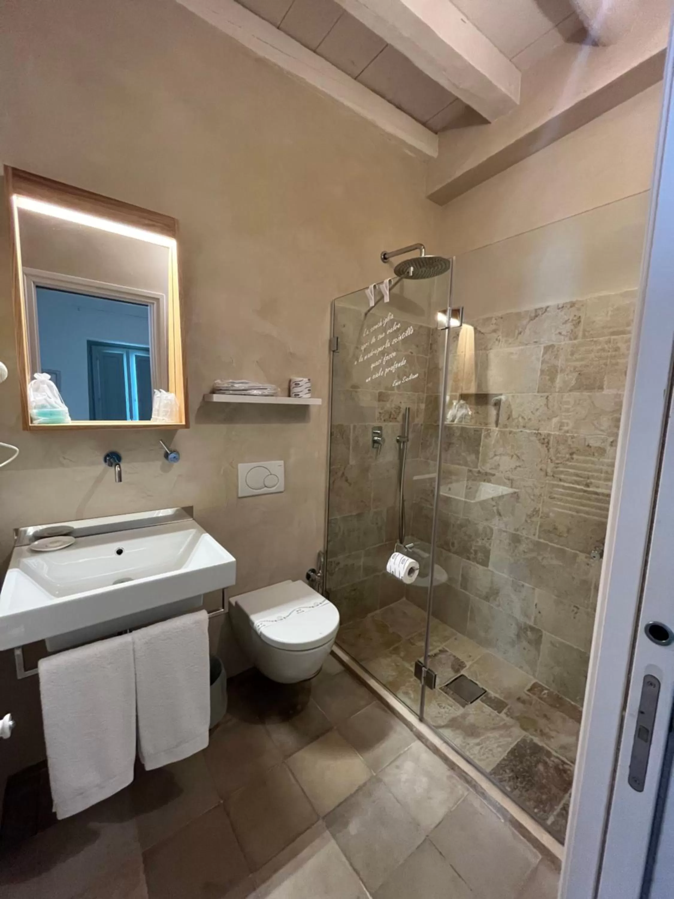 Antico Mondo Rooms & Suites