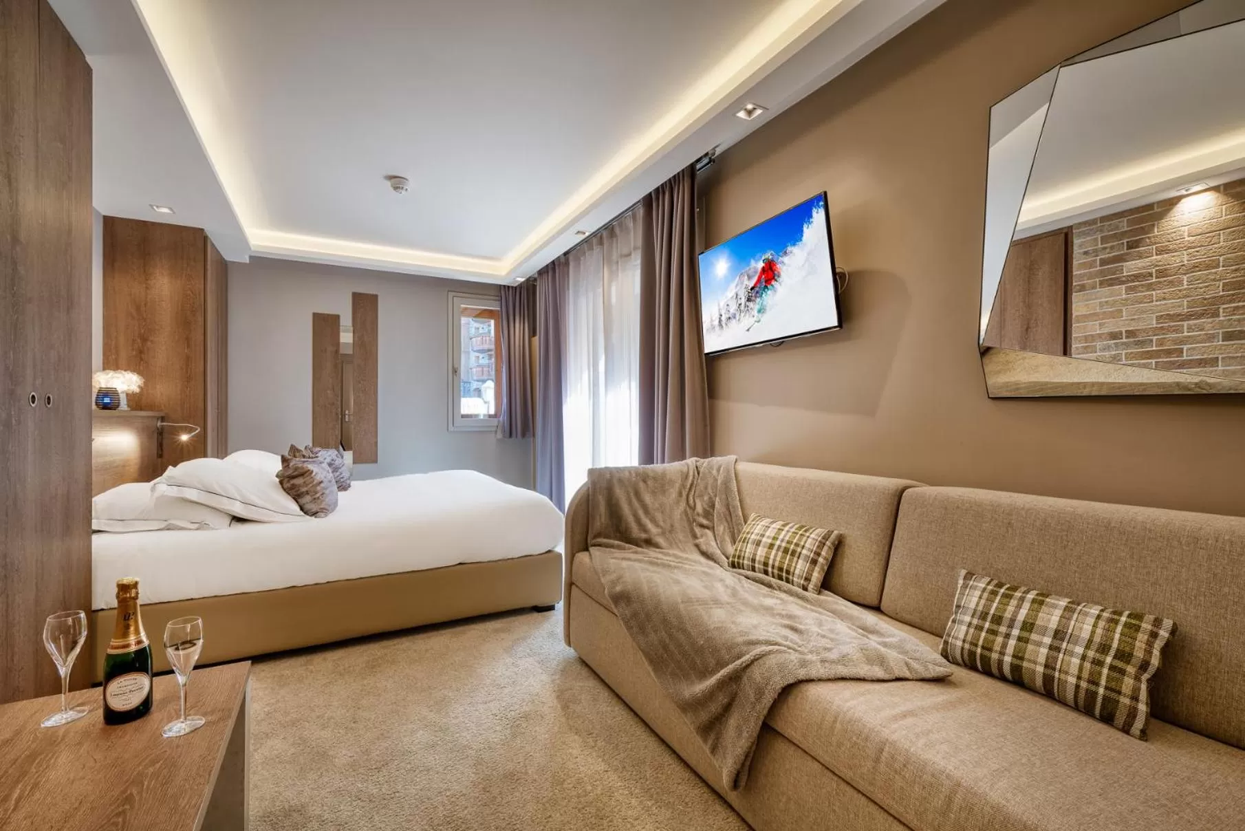 Photo of the whole room in Hotel Le Tremplin