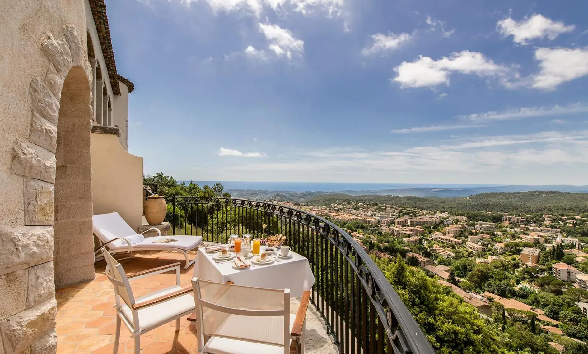 View (from property/room) in Château Saint-Martin & Spa - an Oetker Collection Hotel