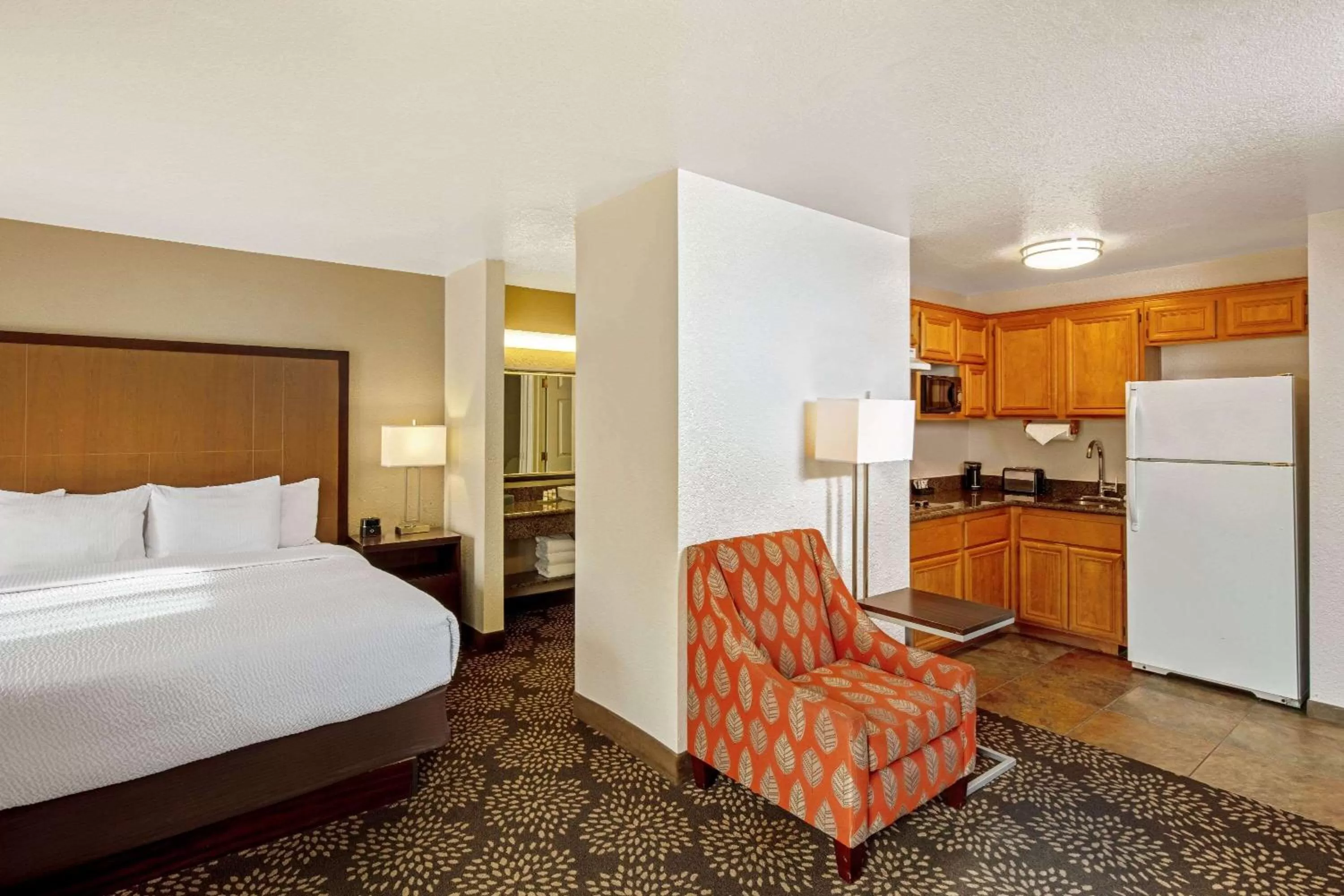 Deluxe King Suite - Non-Smoking in La Quinta by Wyndham Las Vegas RedRock/Summerlin