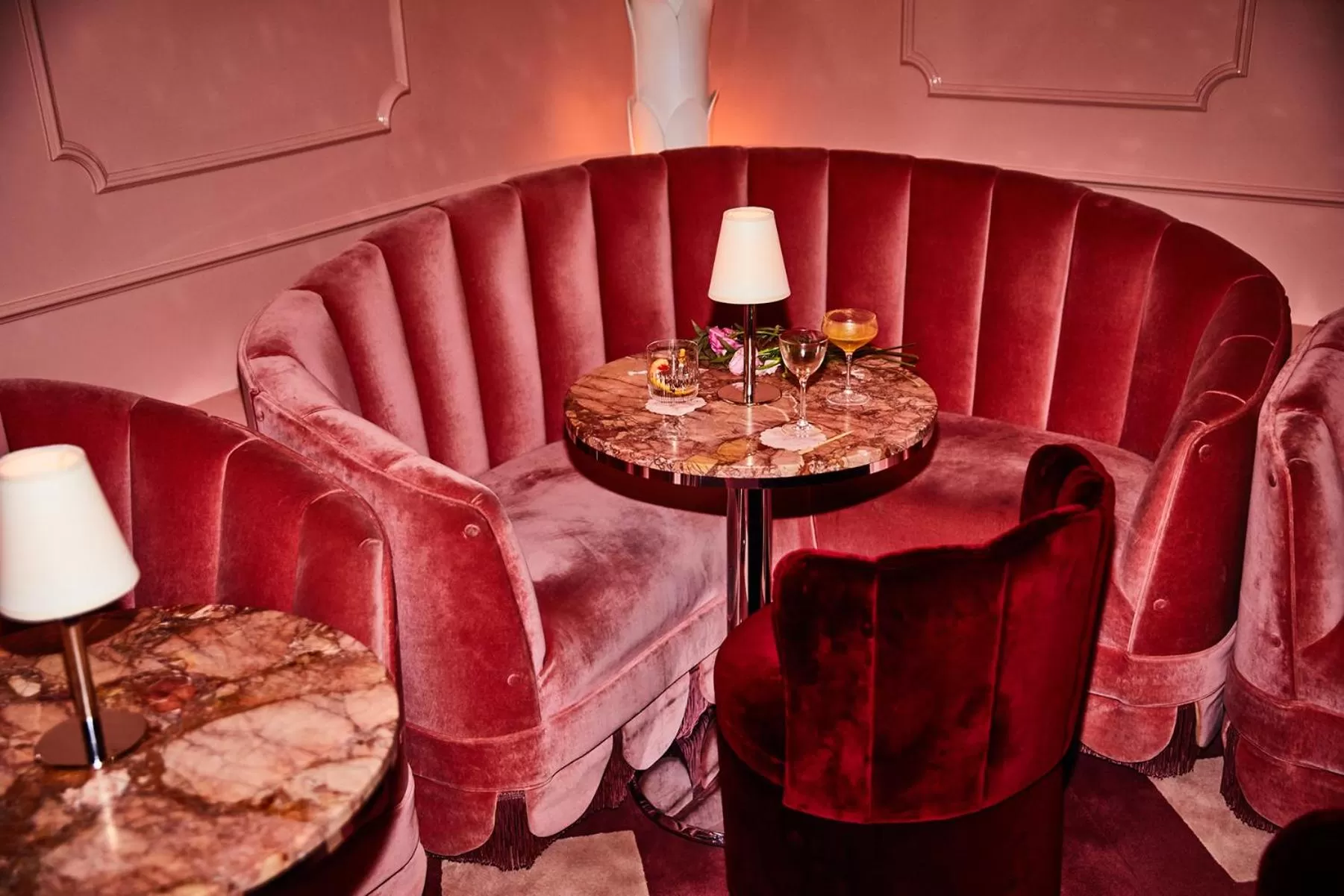 Lounge or bar in The Siren Hotel, an Ash Hotel