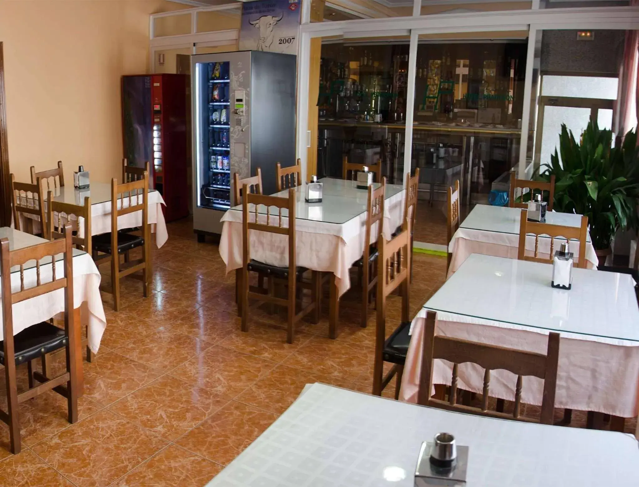 Lounge or bar, Restaurant/Places to Eat in Hotel Praderón