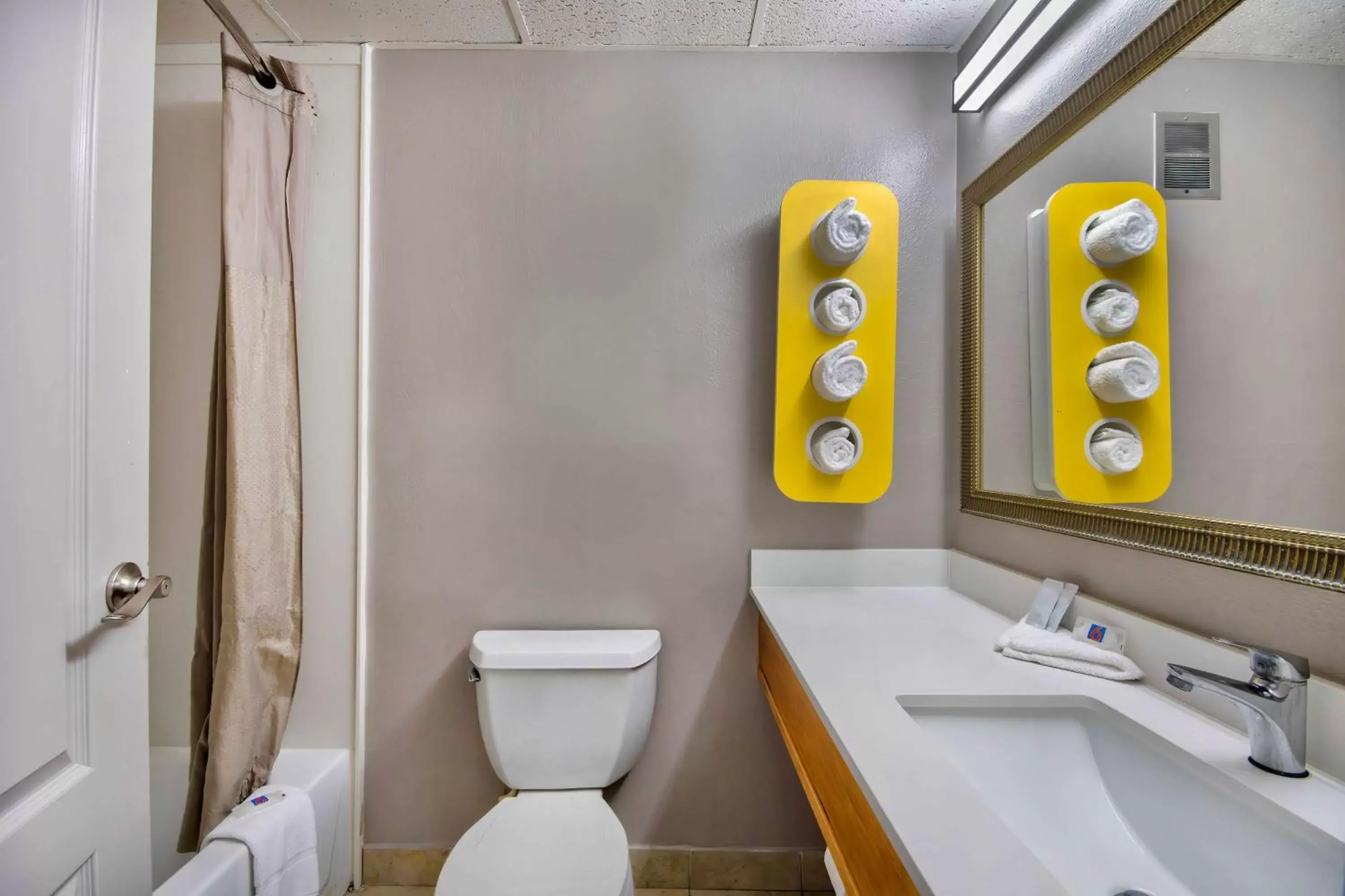 Bathroom in Motel 6-Springfield, OH