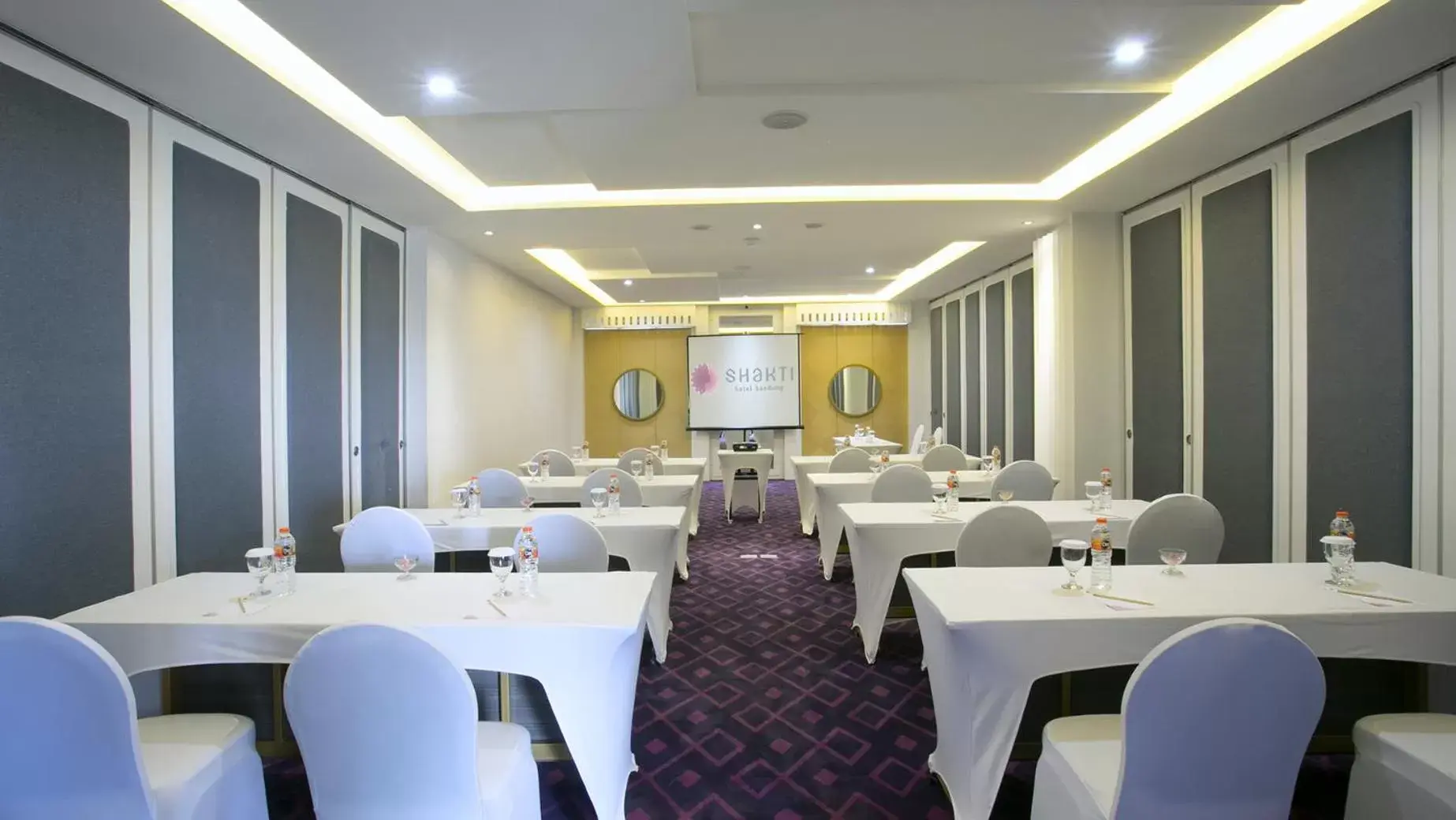 Meeting/conference room in Shakti Hotel Bandung