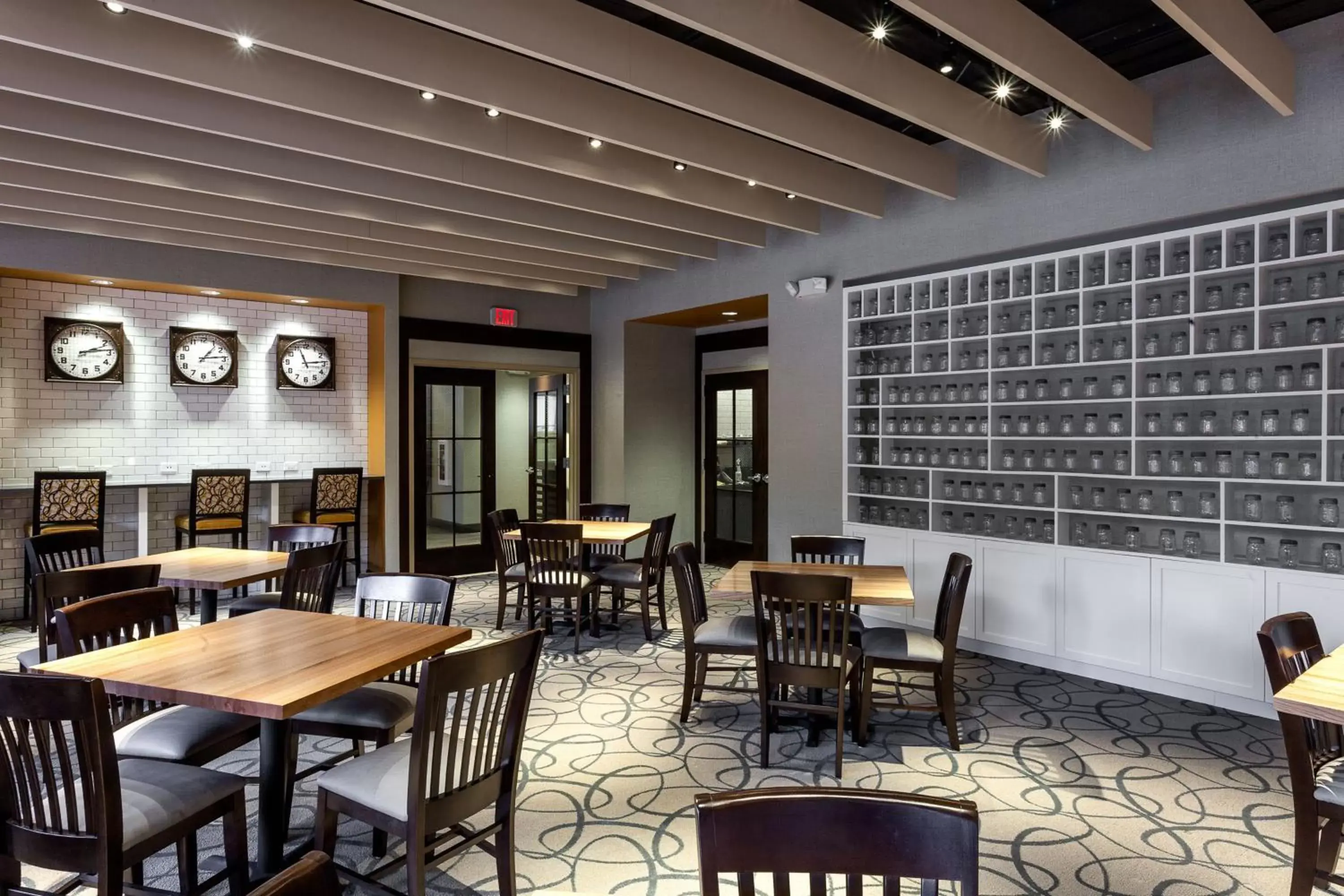 Restaurant/Places to Eat in Holiday Inn Chicago North-Evanston, an IHG Hotel