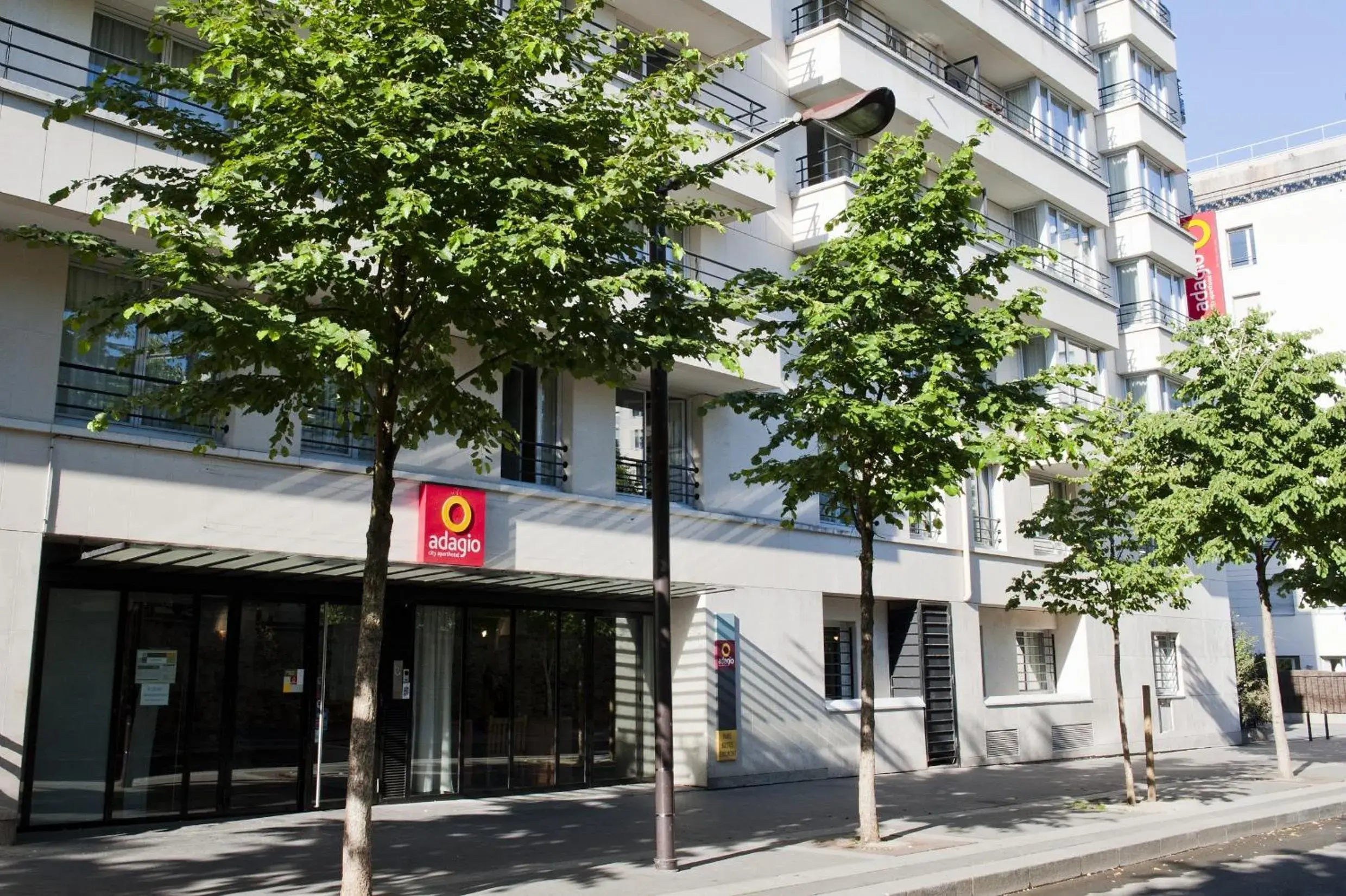 Facade/entrance, Property Building in Adagio Paris Buttes Chaumont Aparthotel