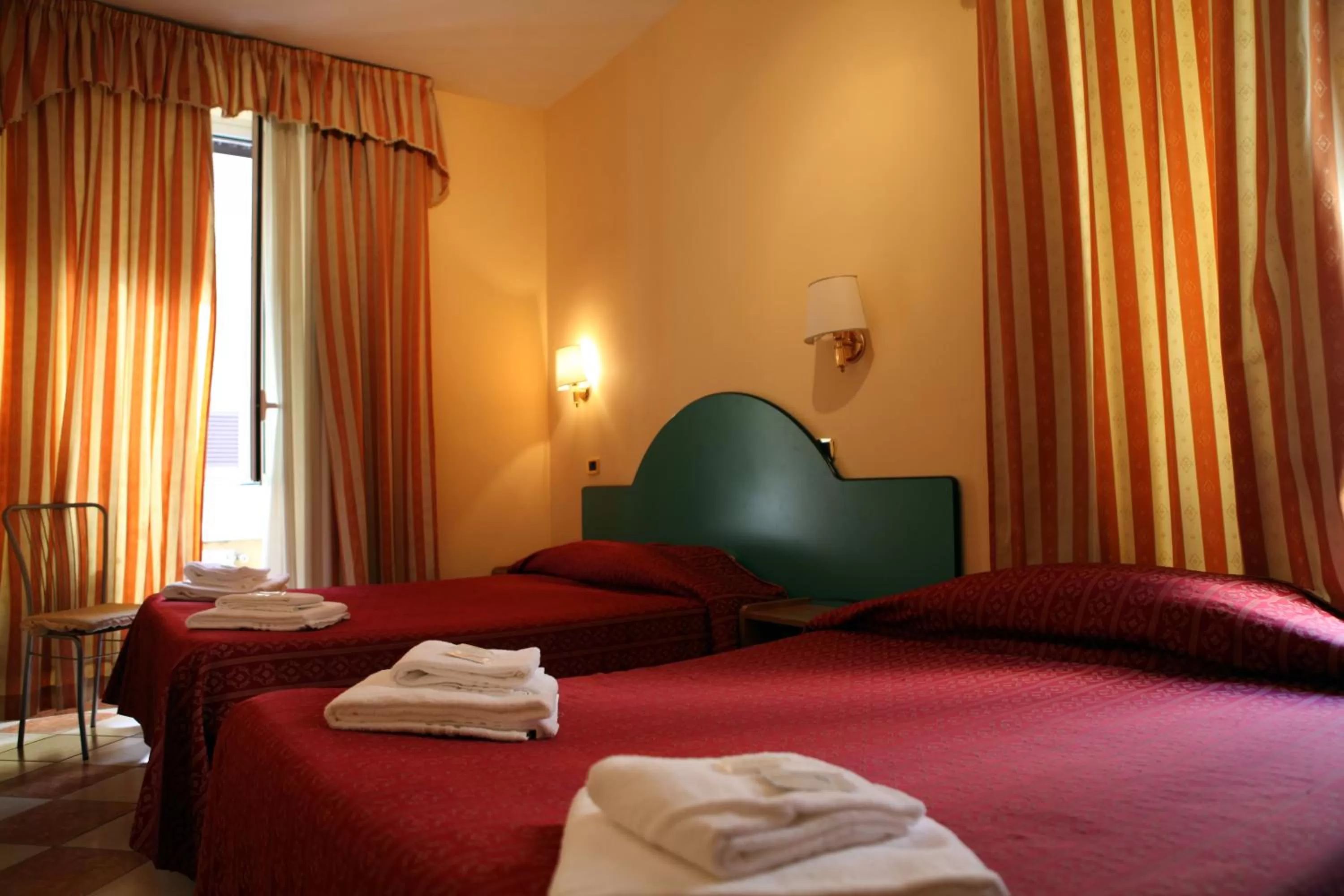 Photo of the whole room, Bed in Hotel Hollywood