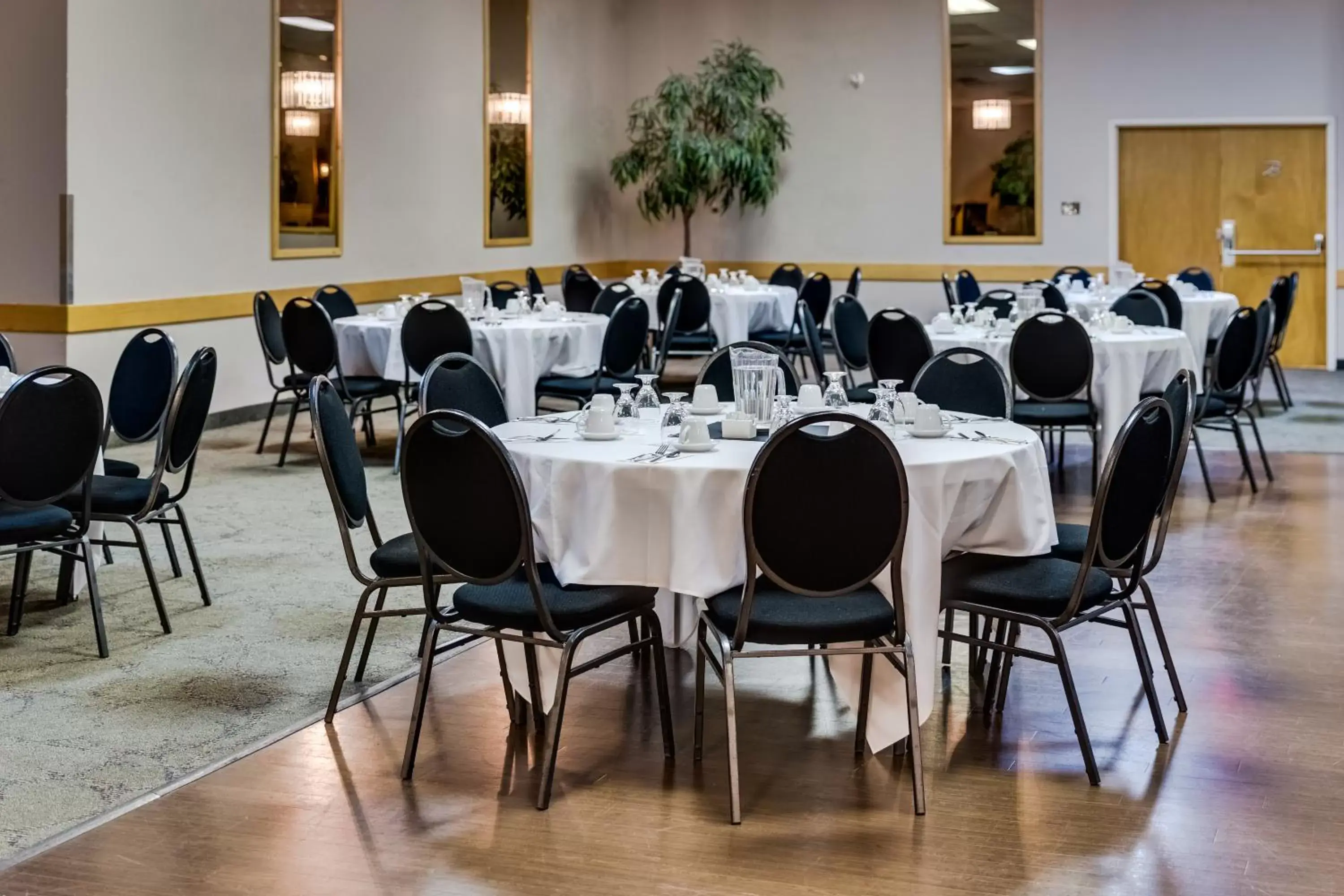 Banquet/Function facilities in Heritage Inn Hotel & Convention Centre - Taber