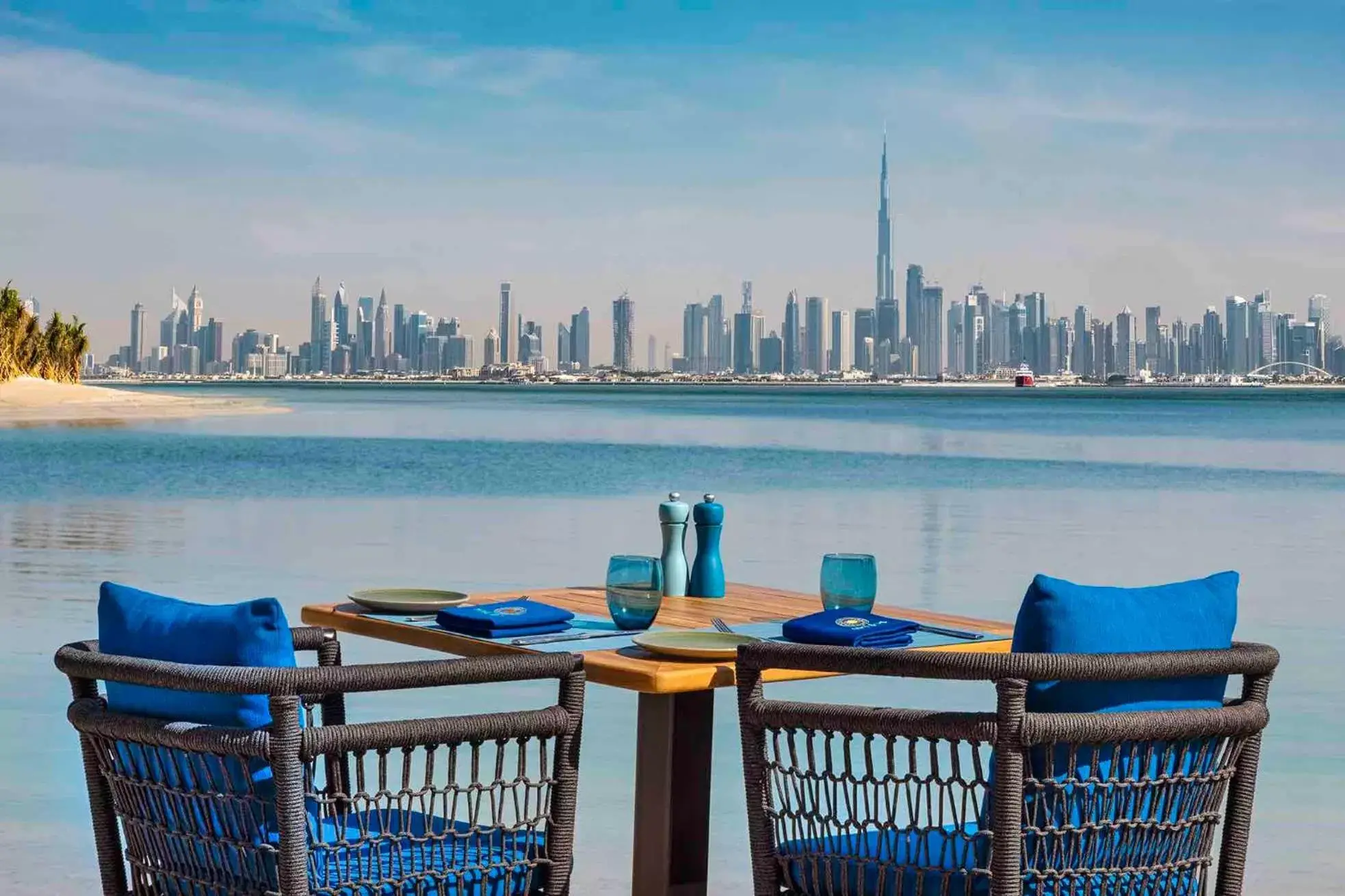 Restaurant/places to eat in Anantara World Islands Dubai Resort