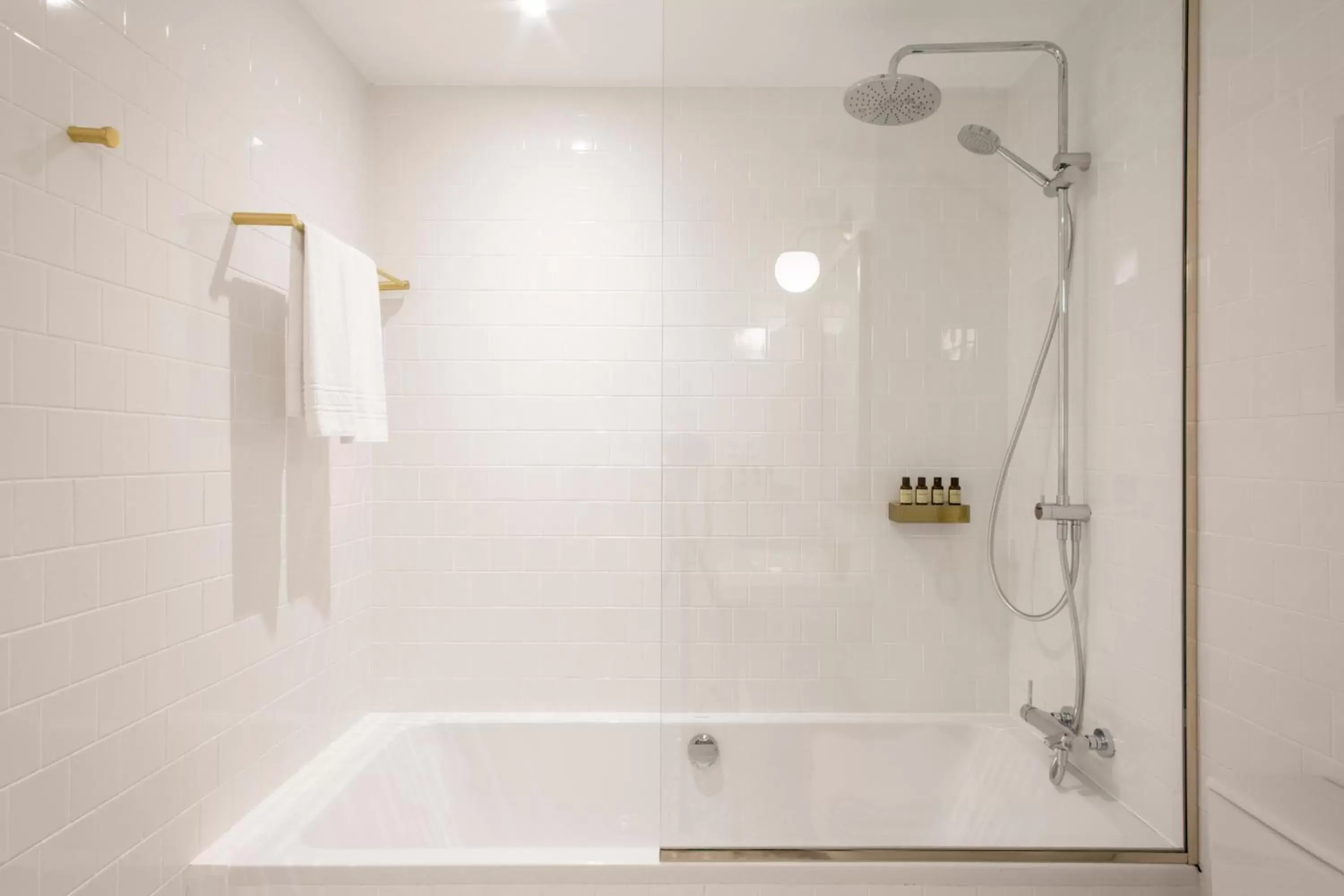 Bathroom in Hotel Midmost by Majestic Hotel Group