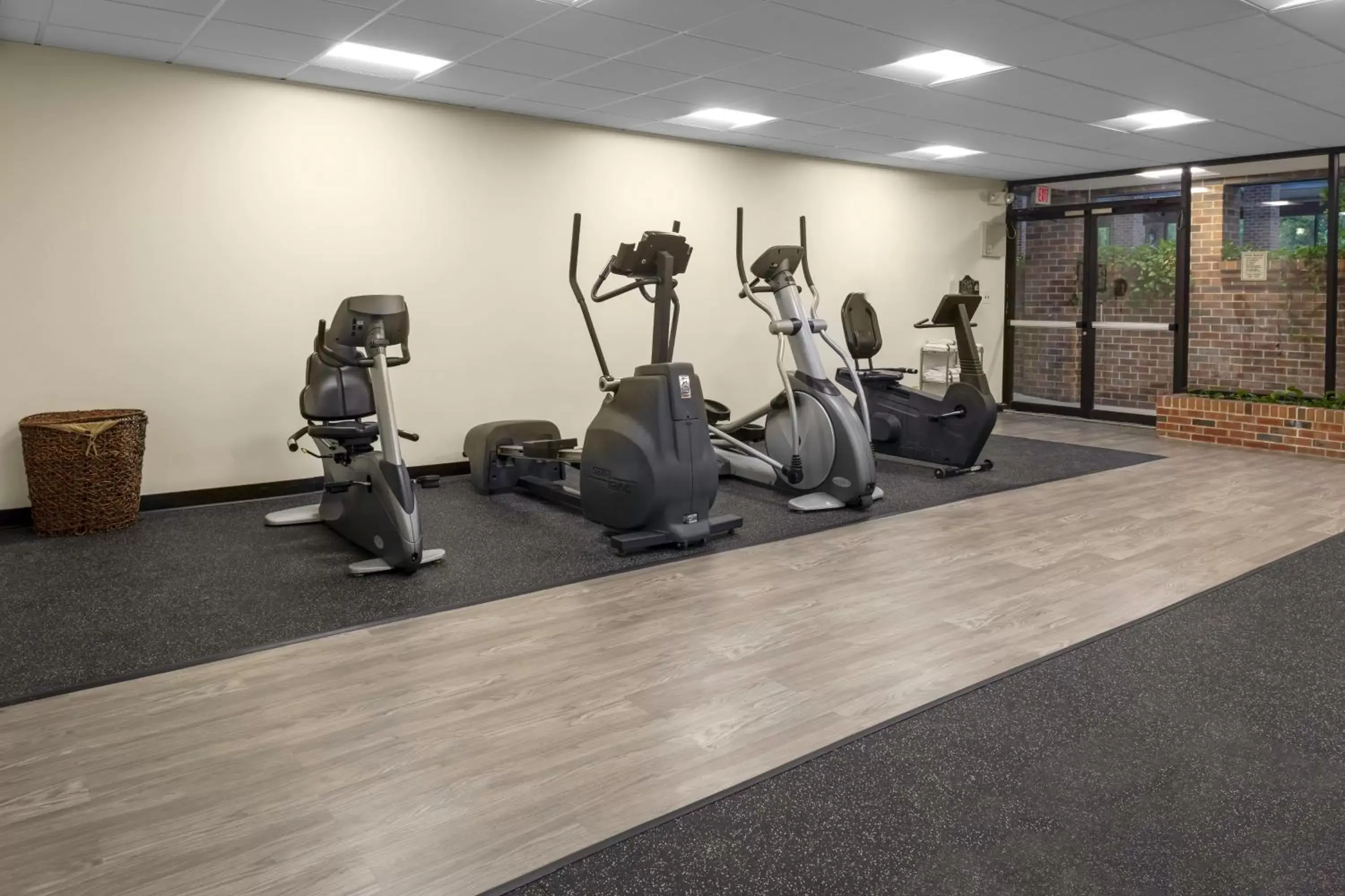 Fitness centre/facilities, Fitness Center/Facilities in Holiday Inn Chicago SW-Countryside ConfCtr, an IHG Hotel