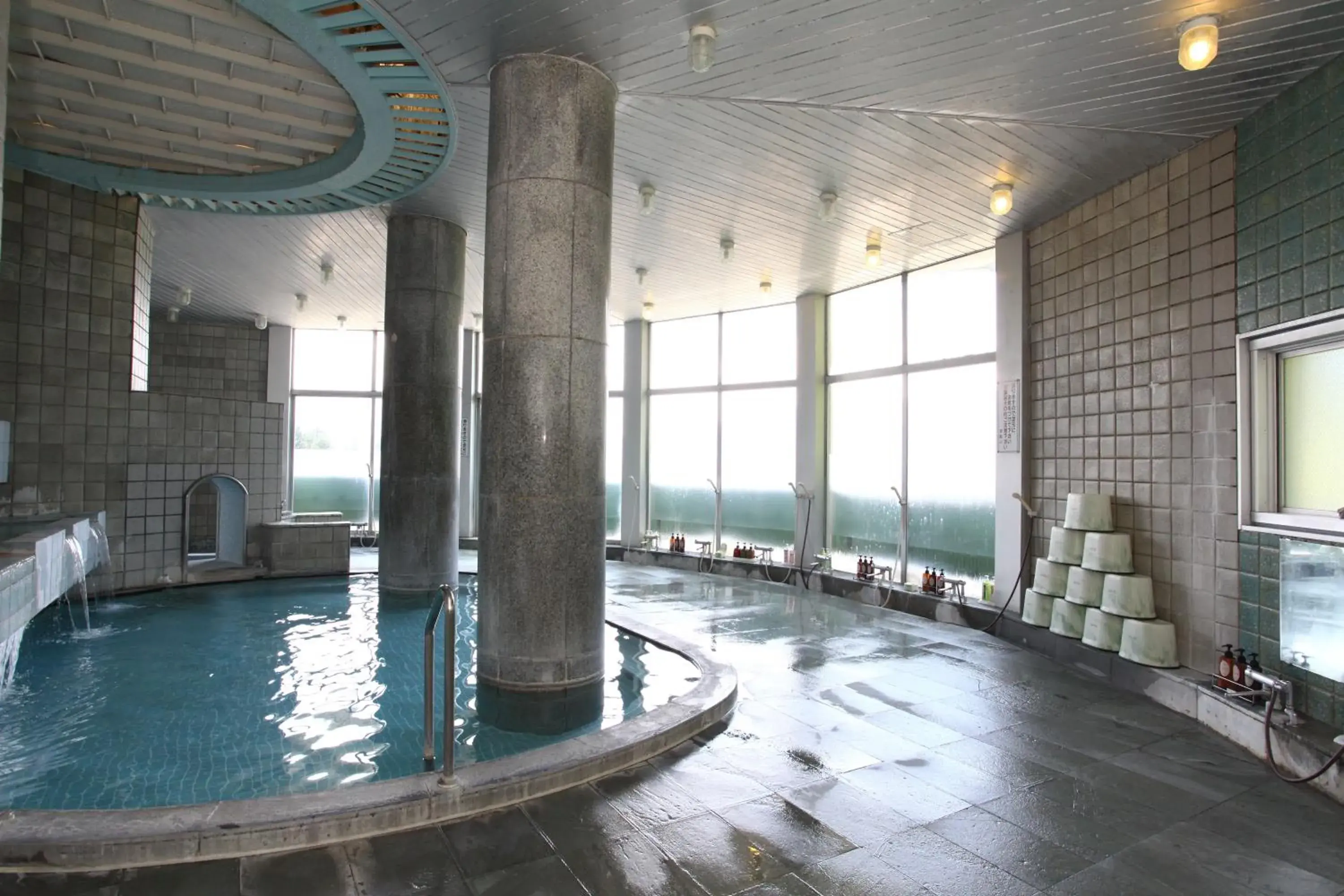 Hot Spring Bath, Swimming Pool in Hotel Kagetsuen