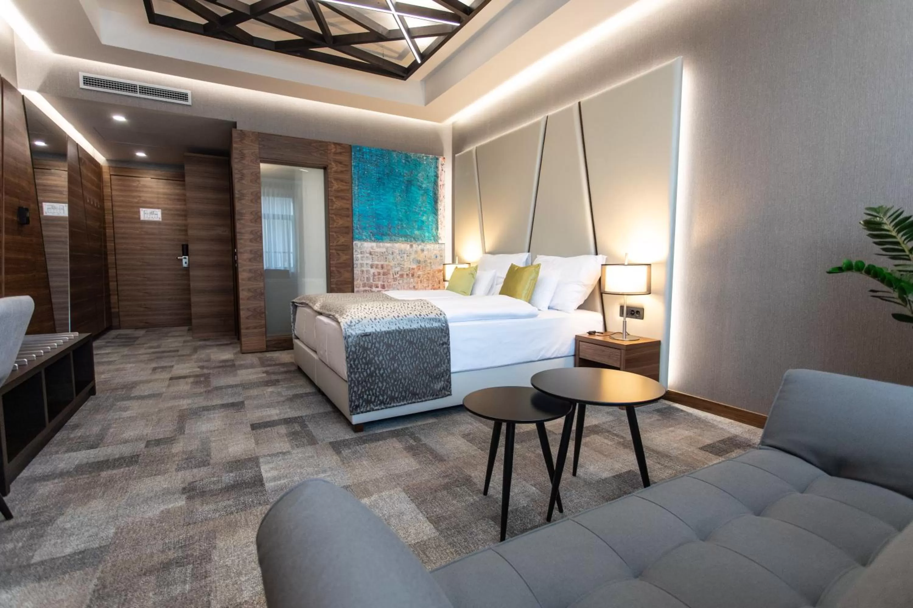 Photo of the whole room, Bed in Artis Boutique Hotel