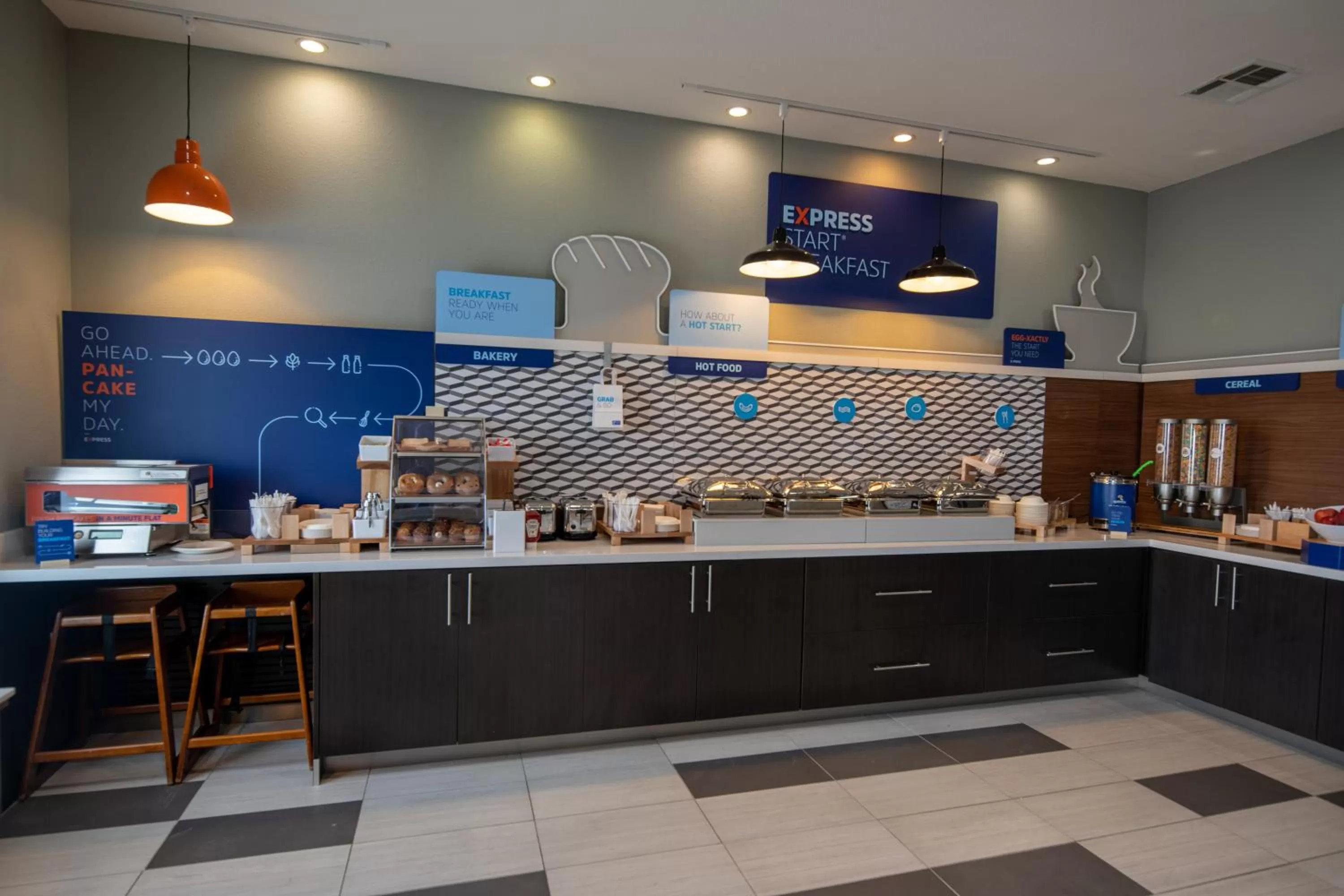 Breakfast in Holiday Inn Mobile Downtown Historic District by IHG