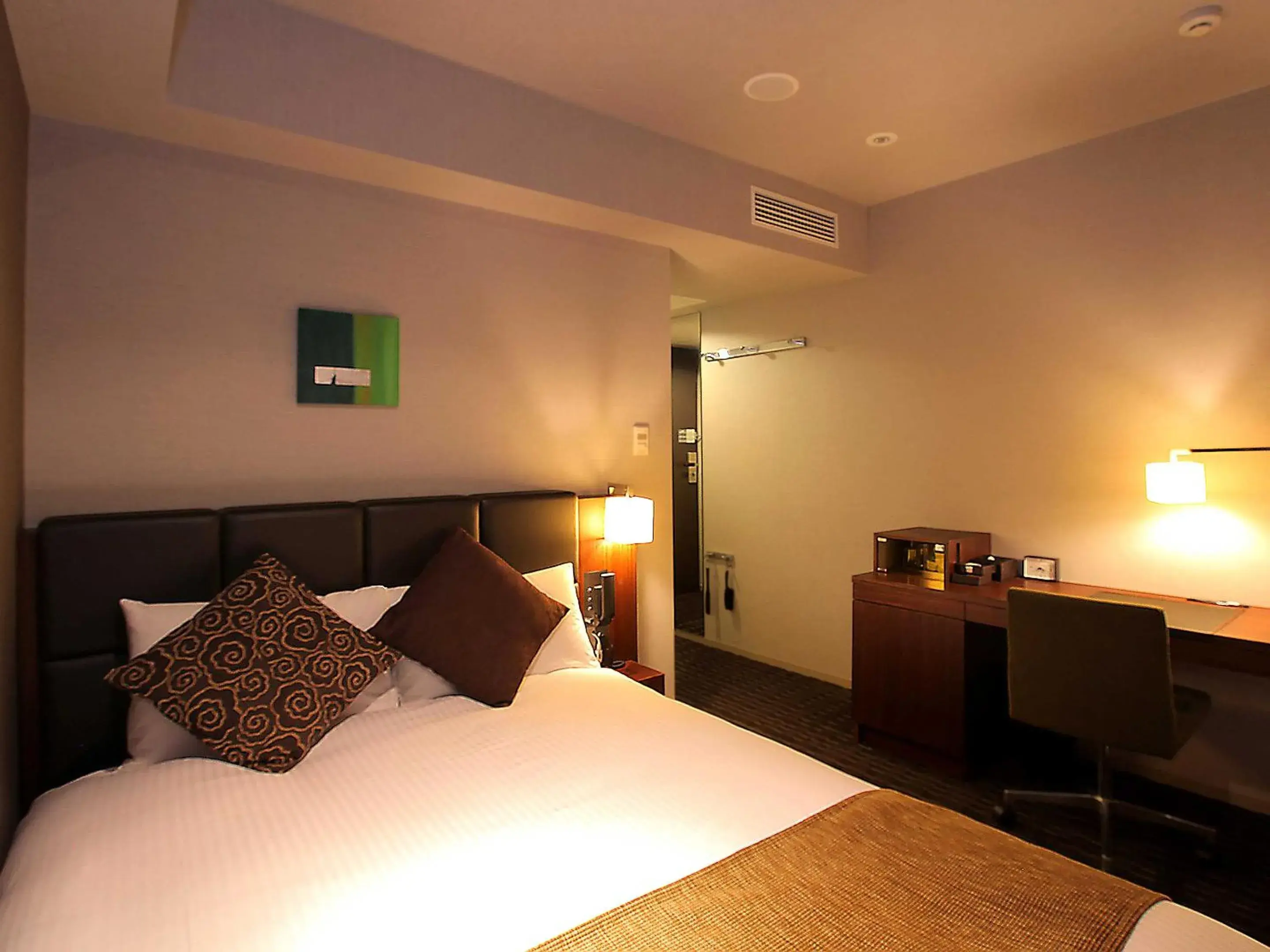 Bed in Hotel Gracery Tokyo Tamachi