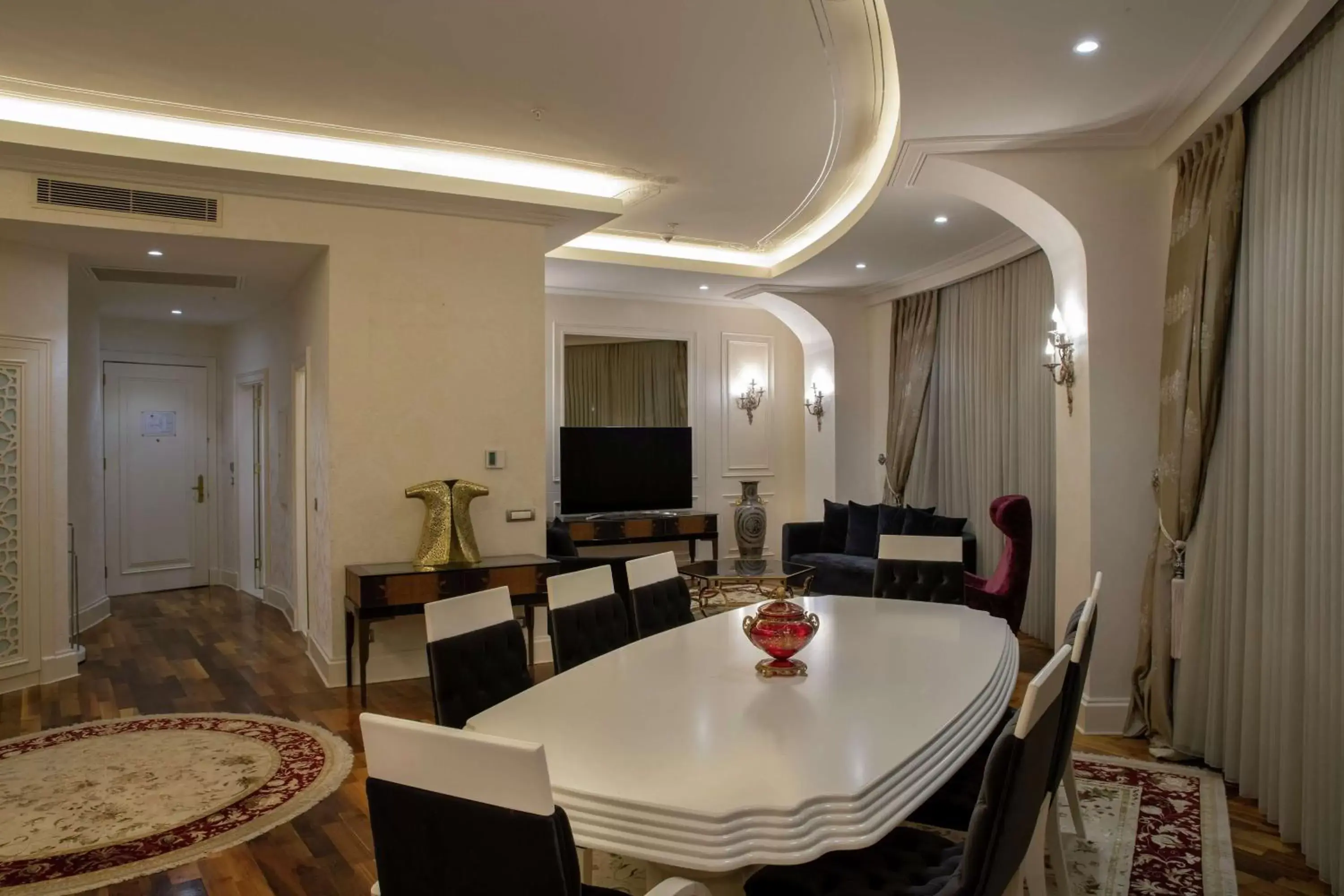 Bedroom, Dining Area in DoubleTree By Hilton Gaziantep