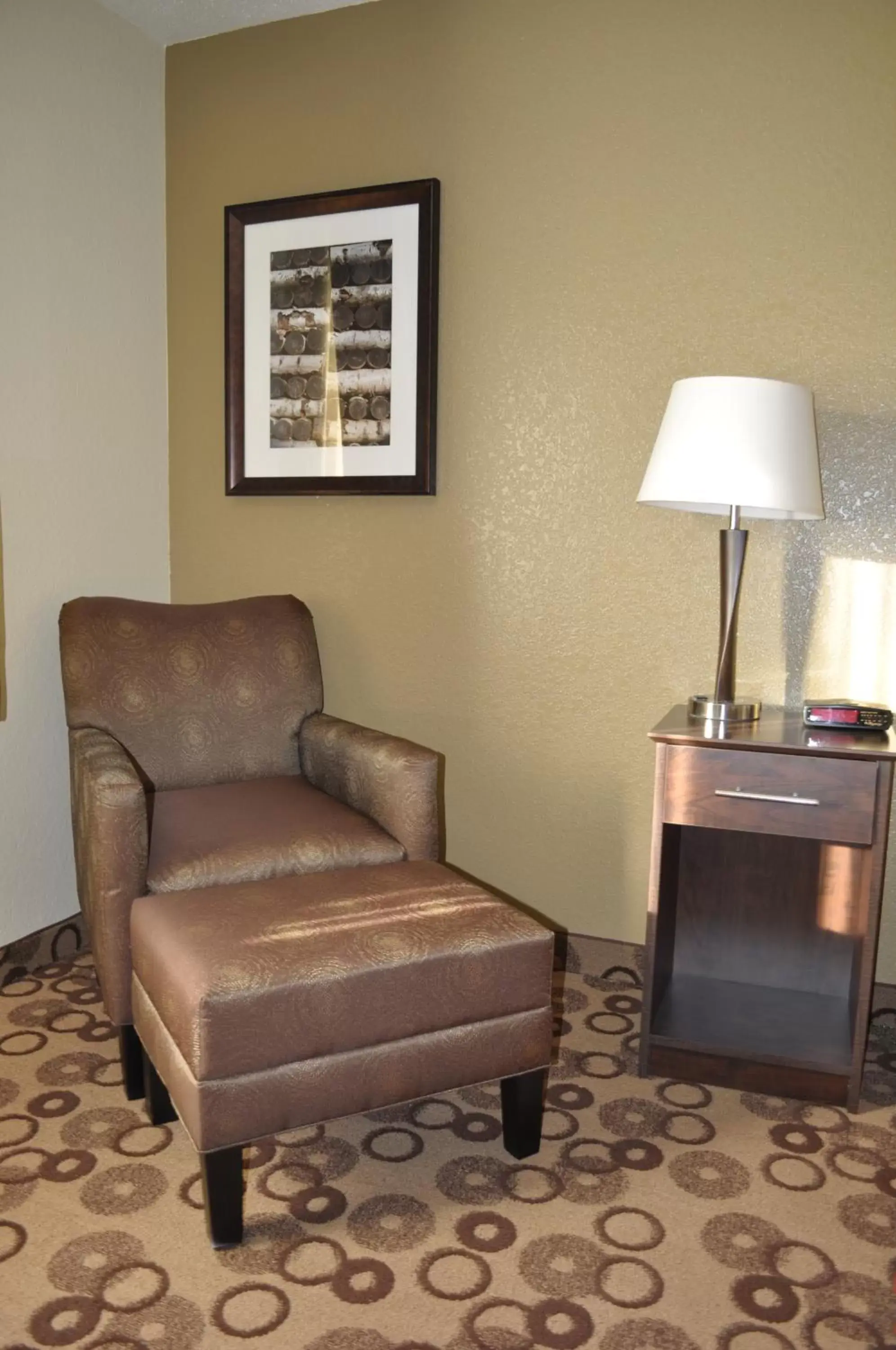 Seating Area in AmericInn by Wyndham Cedar Falls