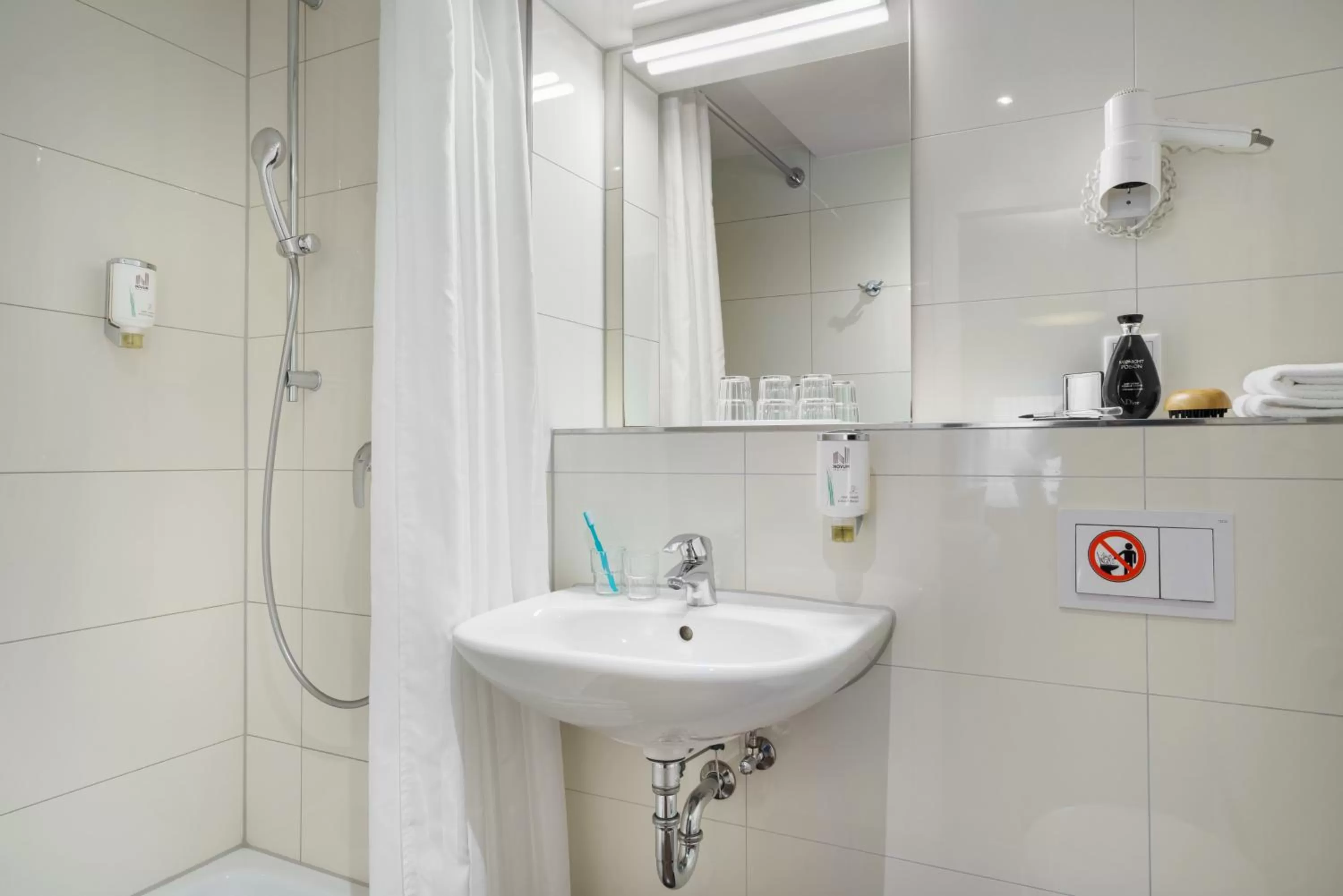 Toilet in Hotel Norddeutscher Hof