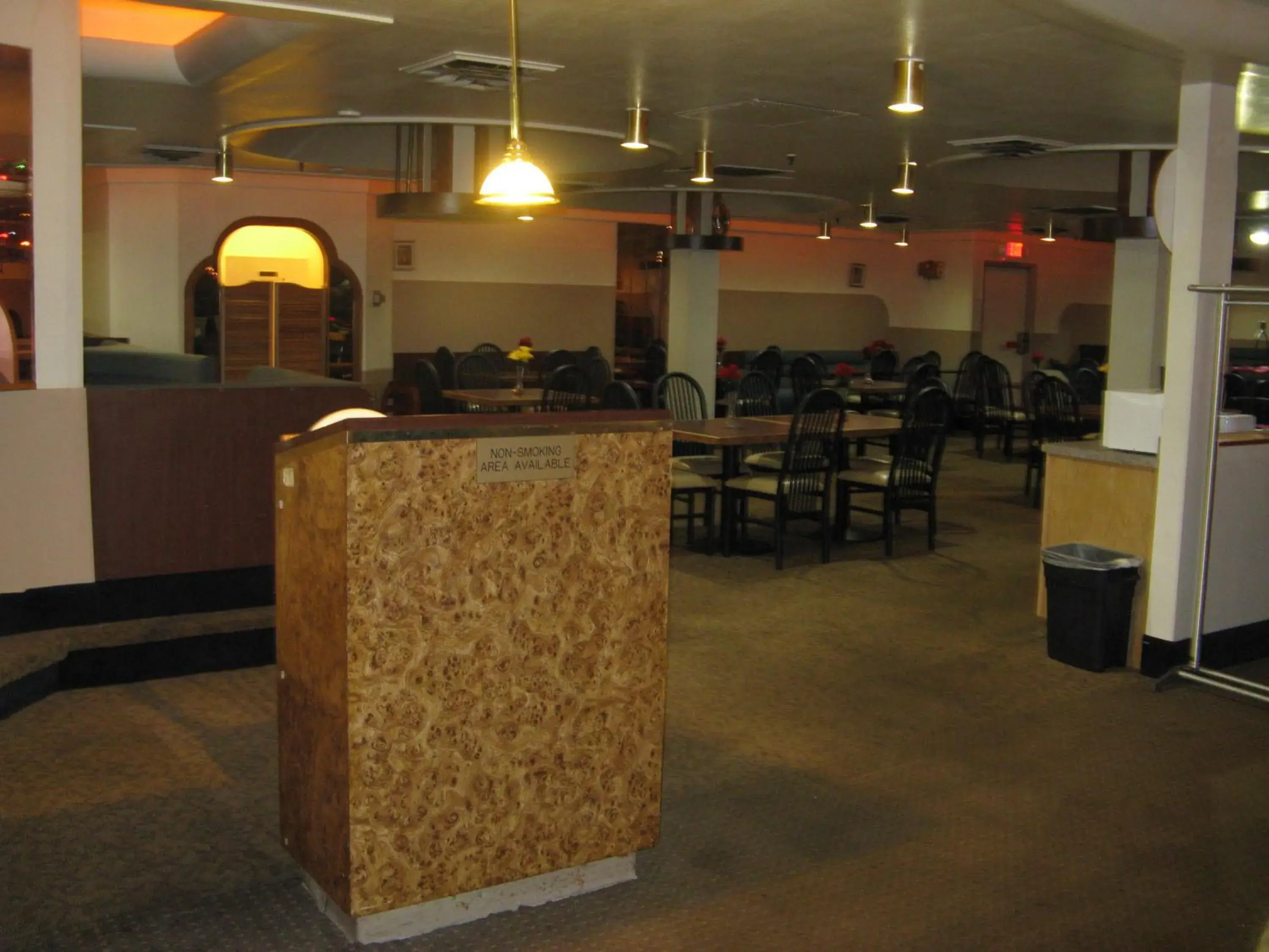 Lounge or bar in Howard Johnson by Wyndham Benton Harbor