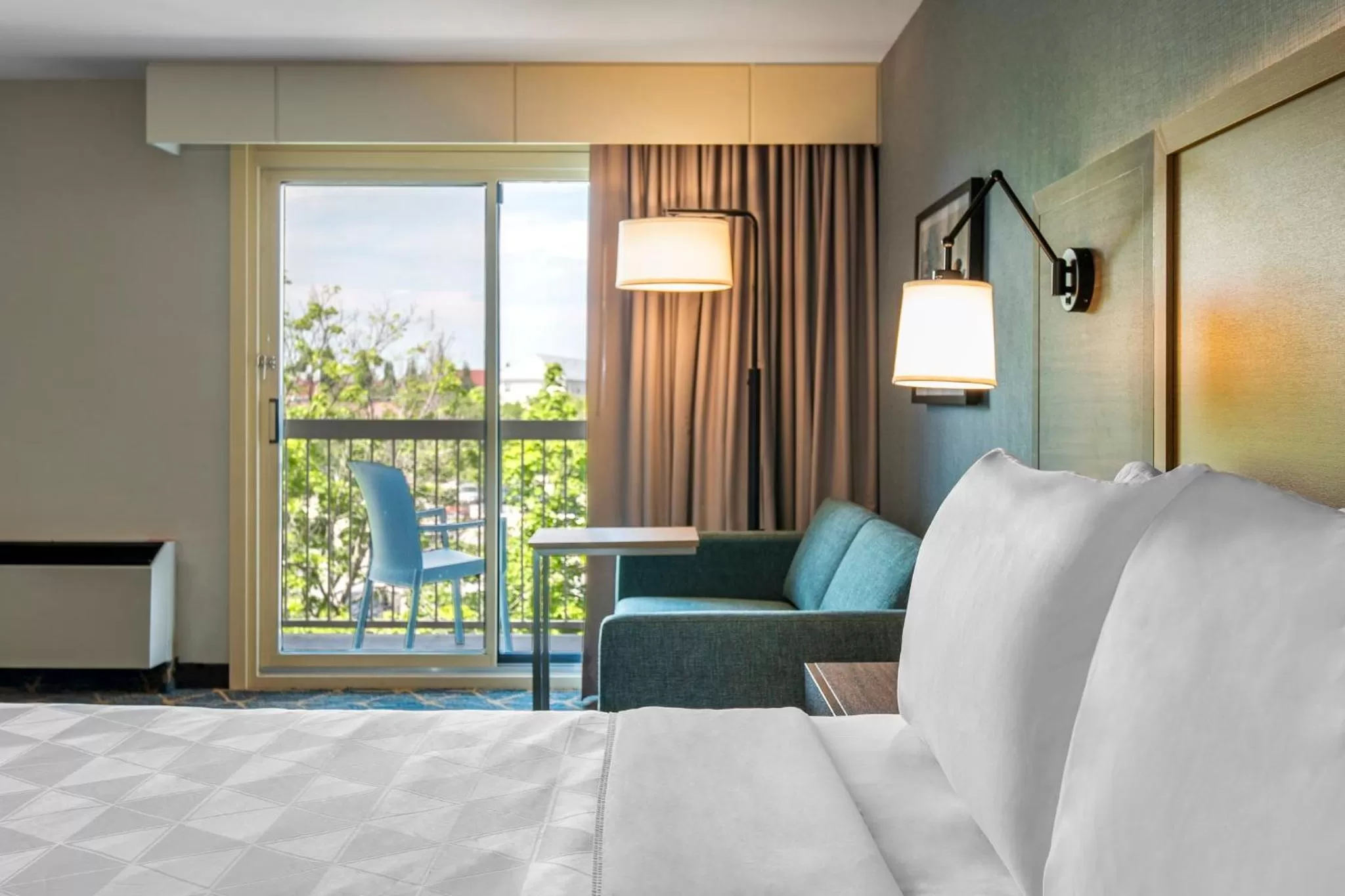 Photo of the whole room, Bed in Holiday Inn Kingston - Waterfront by IHG